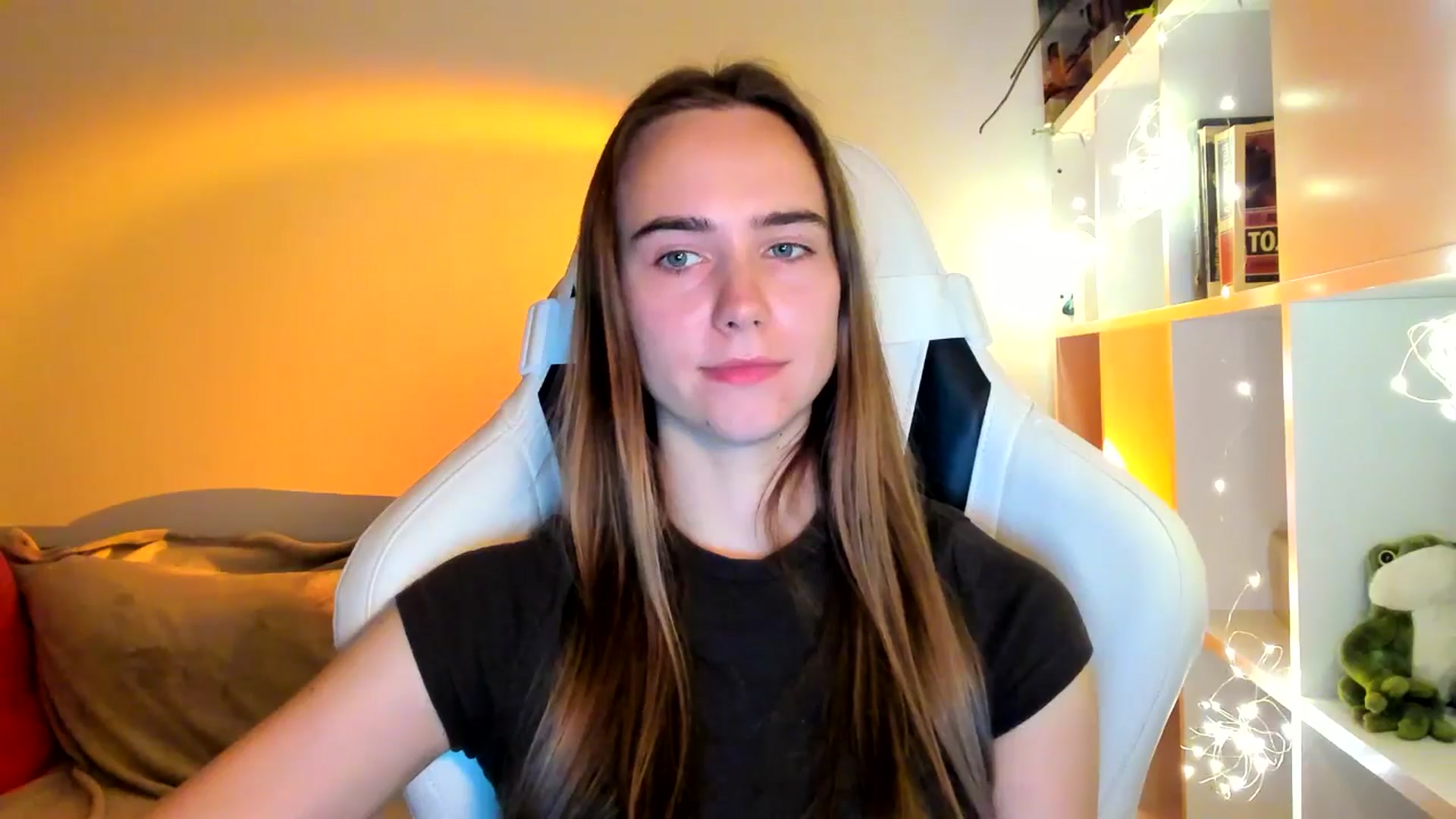 Gallery image thumbnail from OhAlisa's myfreecams stream on, 10/13/2025, 18:36 image 20 of 20