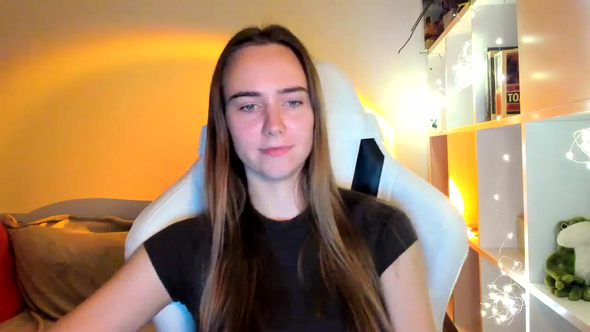 Gallery image thumbnail from OhAlisa's myfreecams stream on, 10/13/2025, 18:36 image 3 of 20