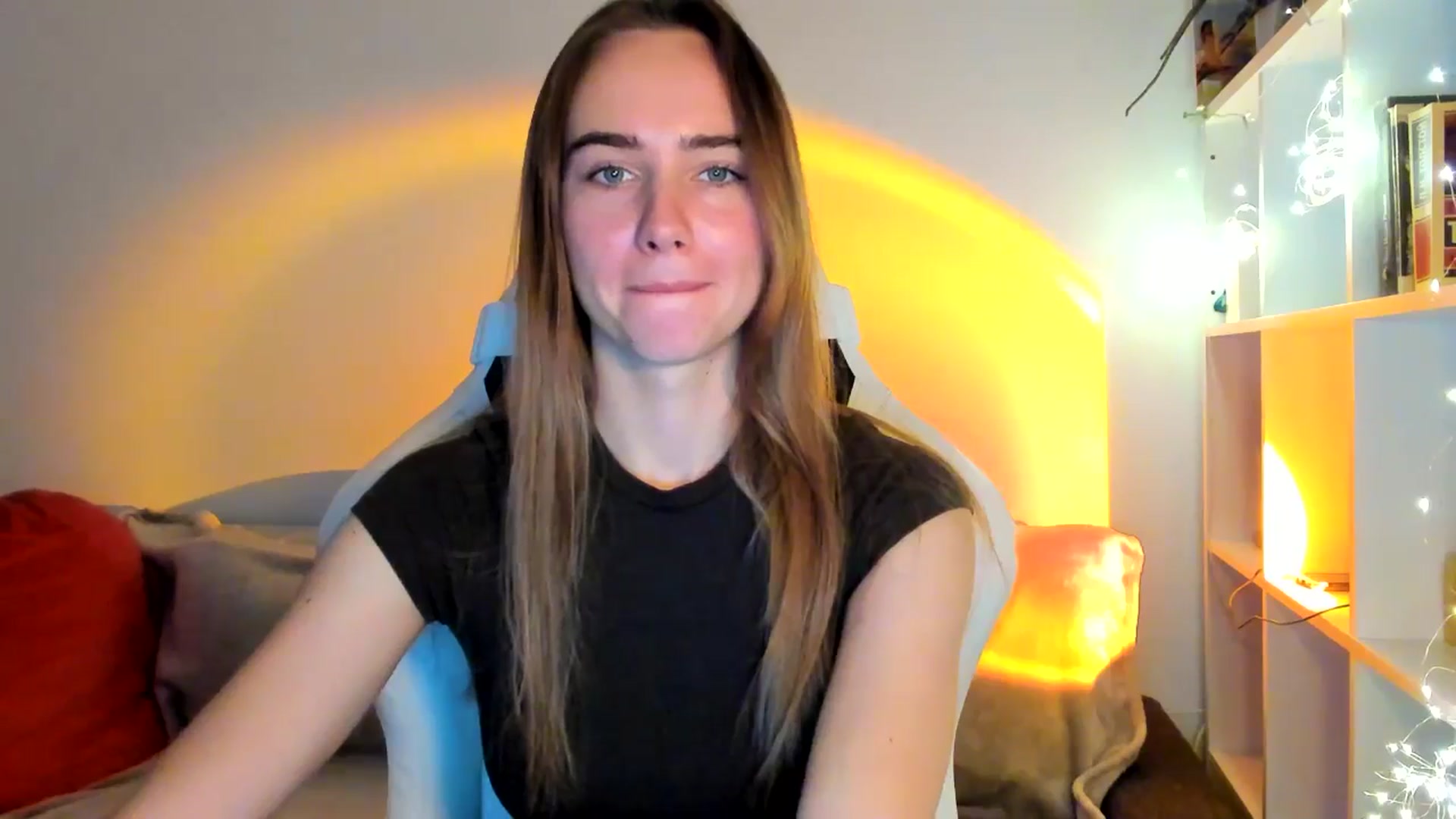Gallery image thumbnail from OhAlisa's myfreecams stream on, 10/14/2025, 14:36 image 18 of 20