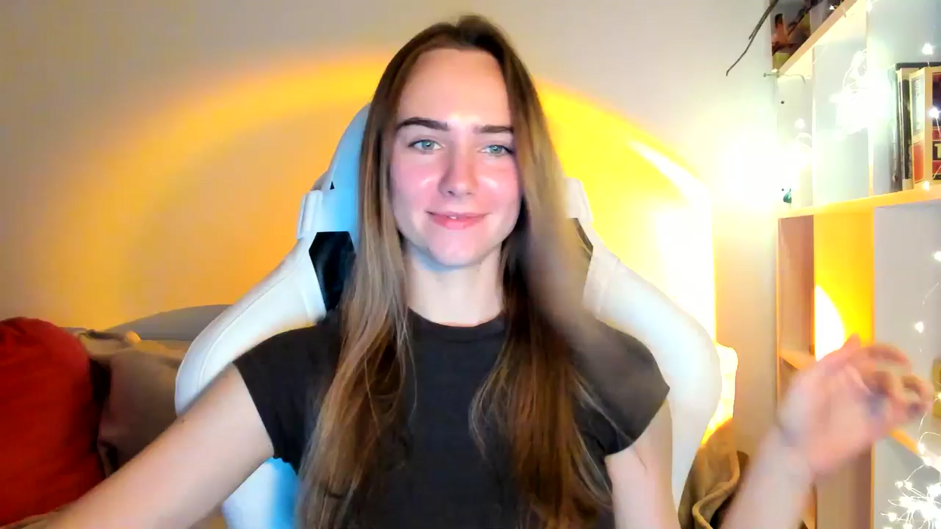 Gallery image thumbnail from OhAlisa's myfreecams stream on, 10/14/2025, 15:18 image 1 of 20