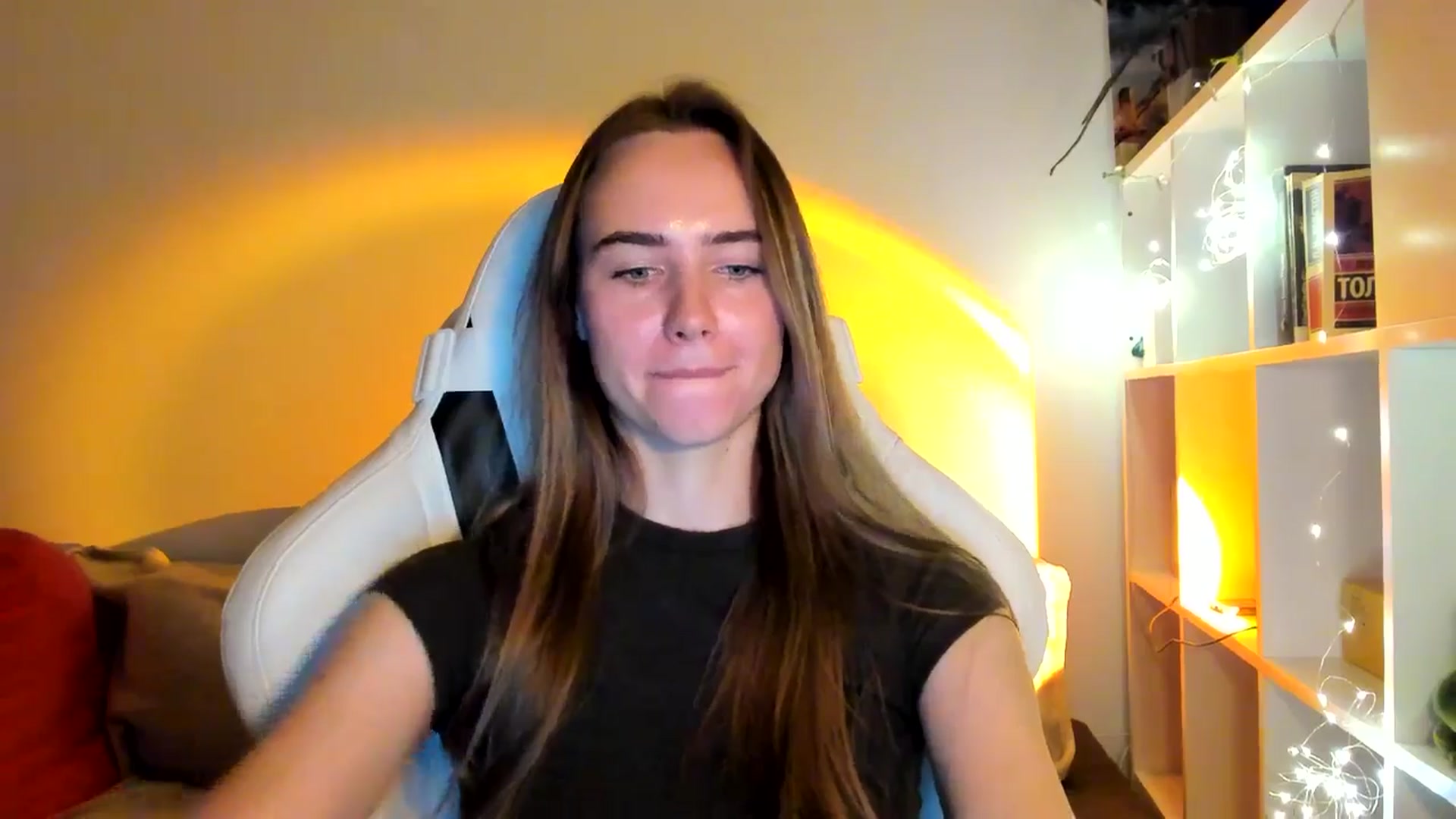 Gallery image thumbnail from OhAlisa's myfreecams stream on, 10/14/2025, 17:29 image 16 of 20