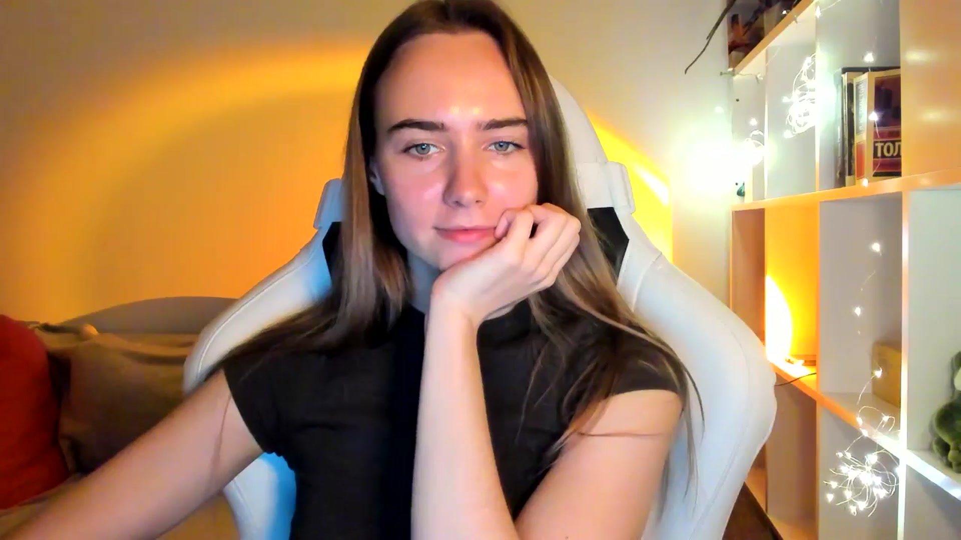 Gallery image thumbnail from OhAlisa's myfreecams stream on, 10/14/2025, 17:29 image 11 of 20