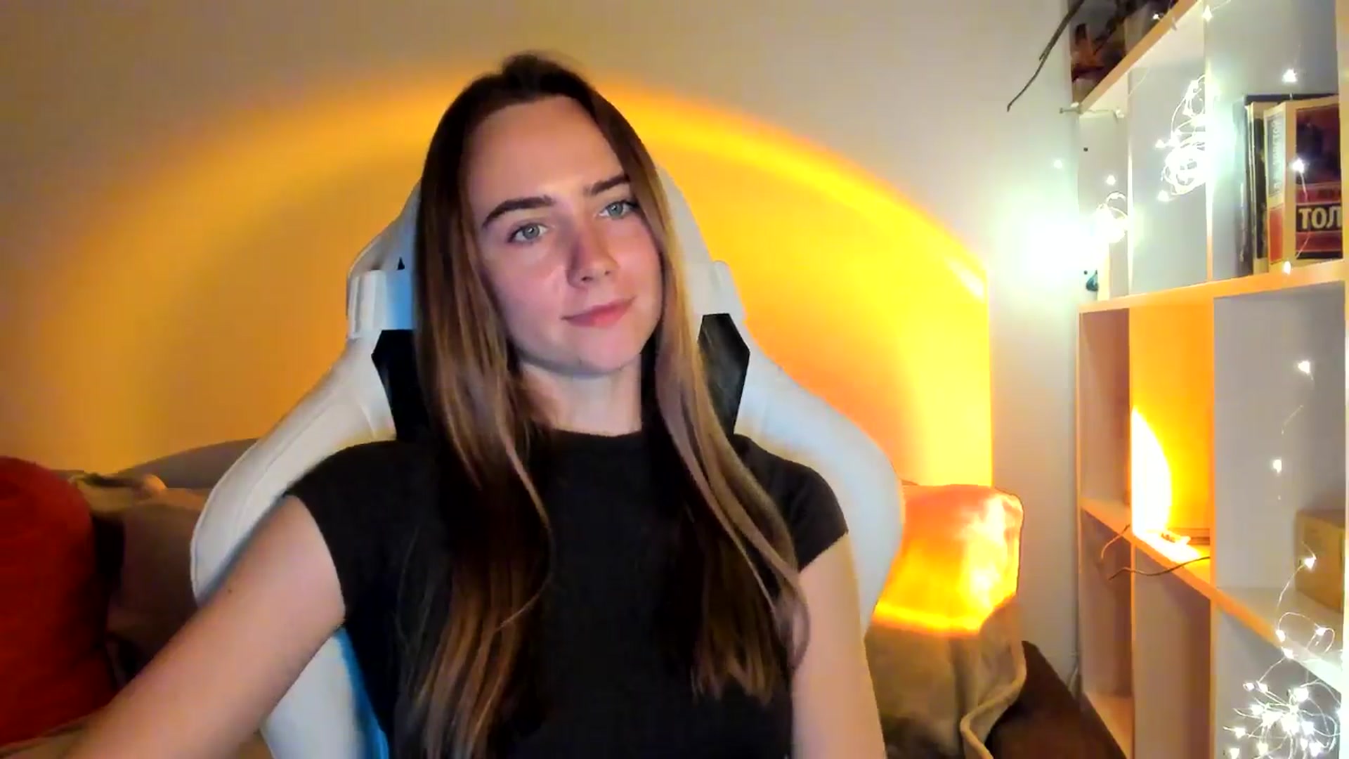 Gallery image thumbnail from OhAlisa's myfreecams stream on, 10/14/2025, 17:29 image 6 of 20
