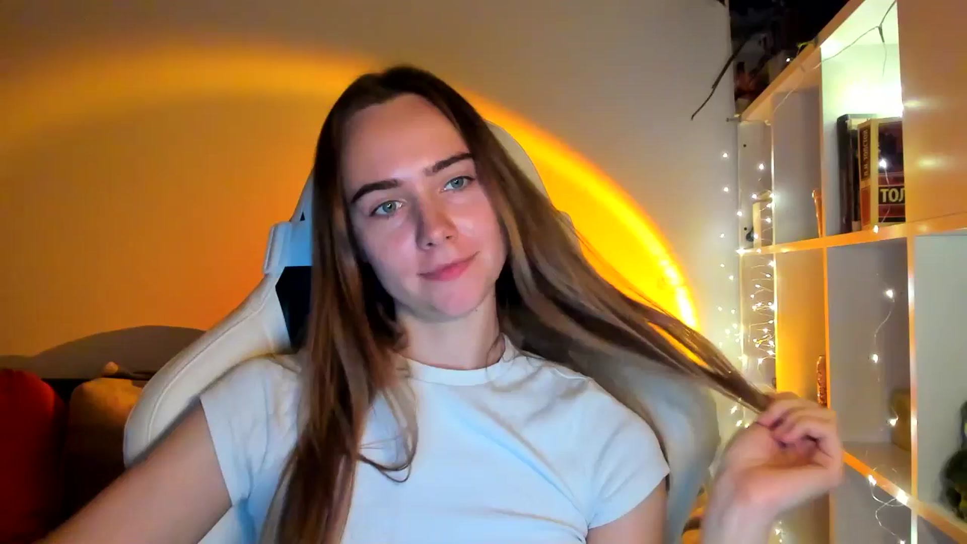 Gallery image thumbnail from OhAlisa's myfreecams stream on, 10/15/2025, 16:36 image 17 of 20