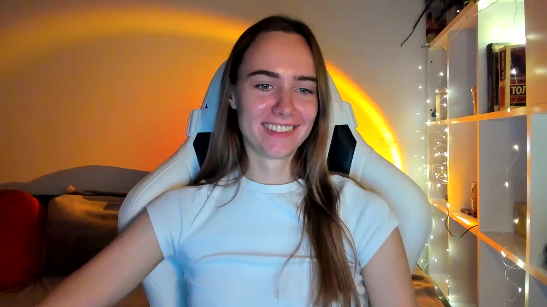 Gallery image thumbnail from OhAlisa's myfreecams stream on, 10/15/2025, 16:36 image 11 of 20