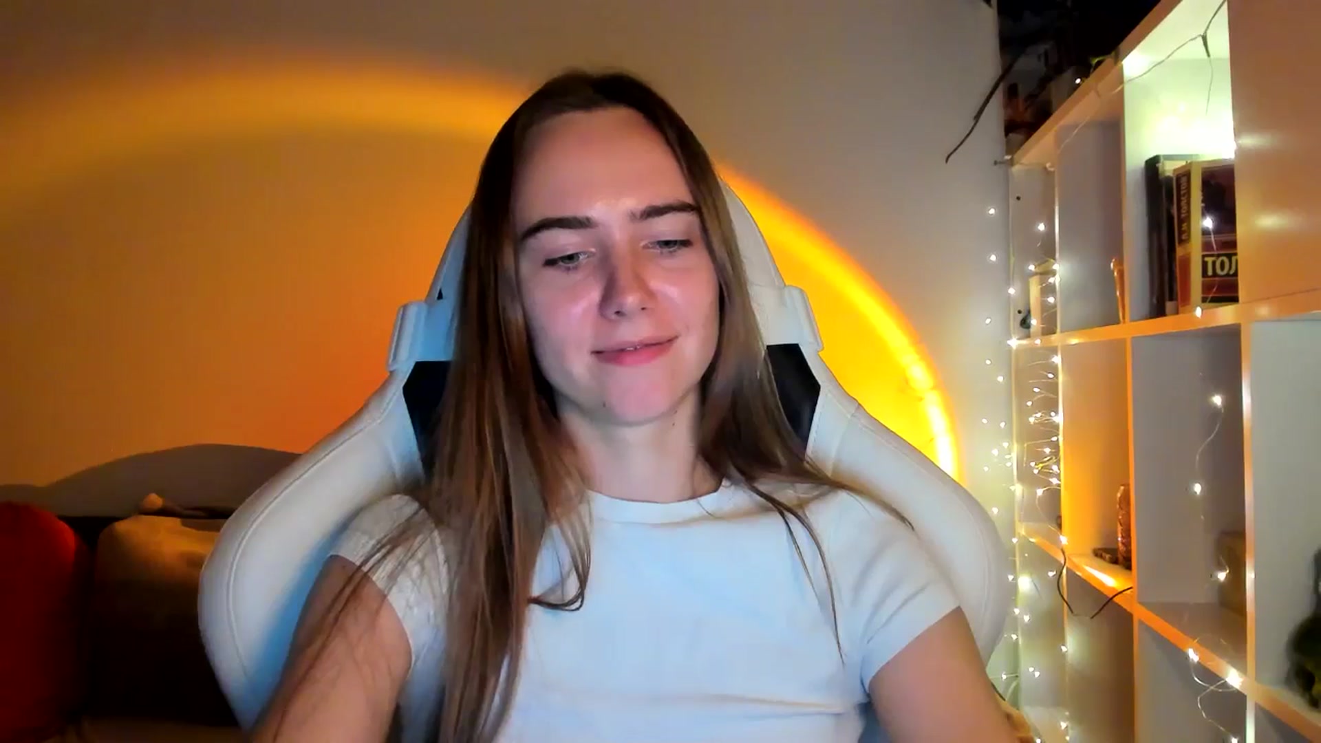 Gallery image thumbnail from OhAlisa's myfreecams stream on, 10/15/2025, 16:36 image 16 of 20