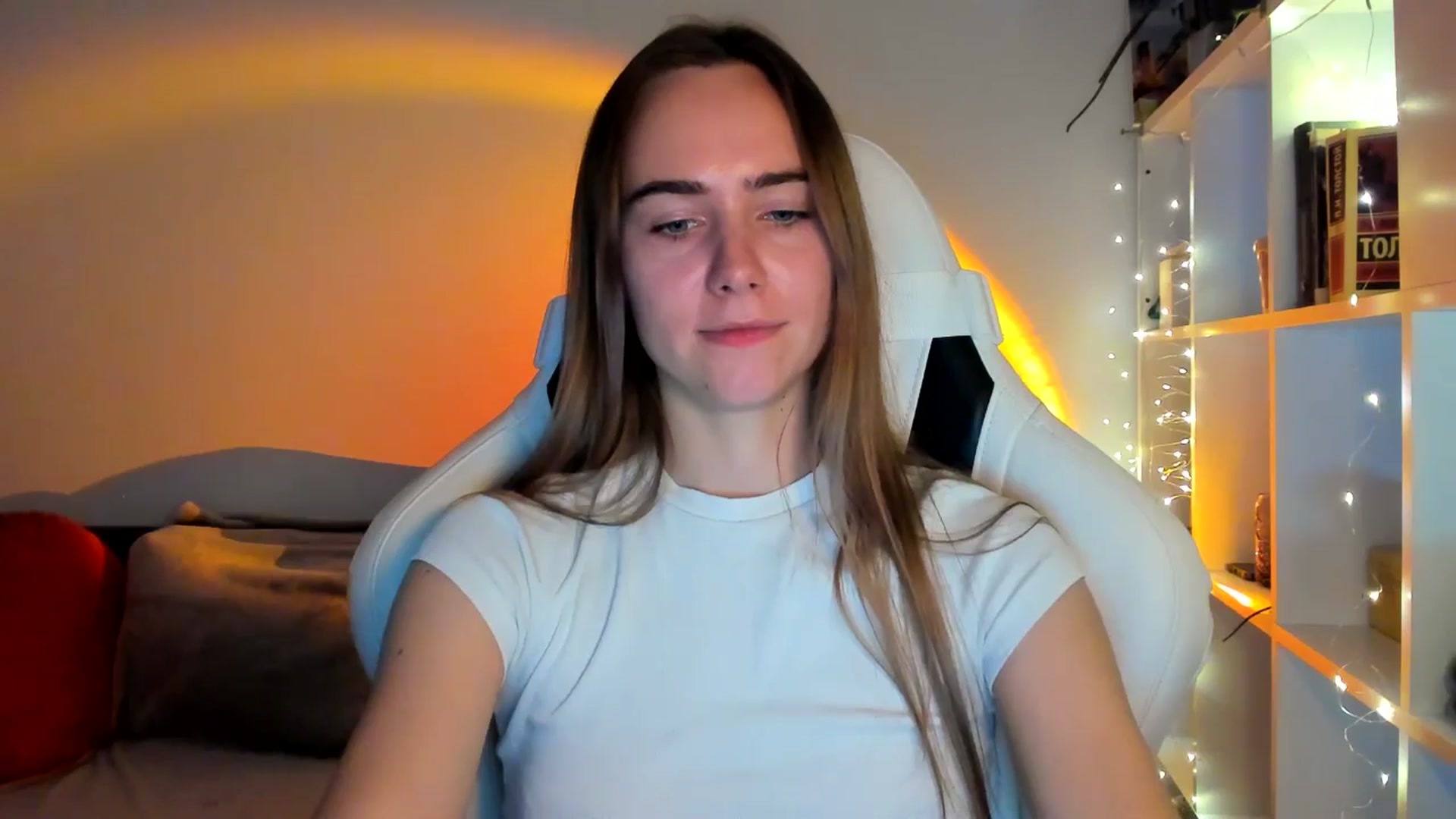 Gallery image thumbnail from OhAlisa's myfreecams stream on, 10/15/2025, 16:36 image 6 of 20