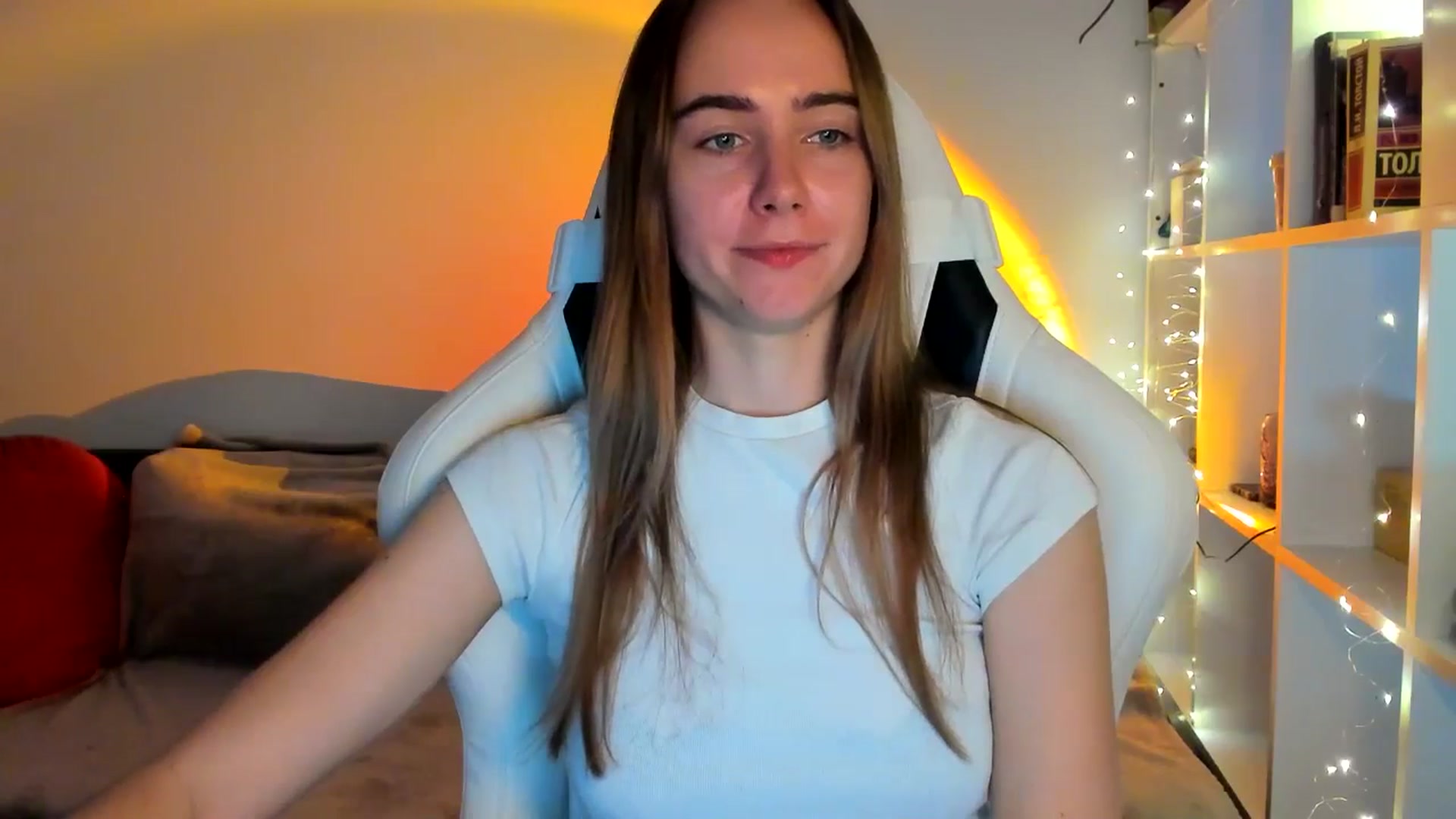 Gallery image thumbnail from OhAlisa's myfreecams stream on, 10/15/2025, 16:36 image 4 of 20