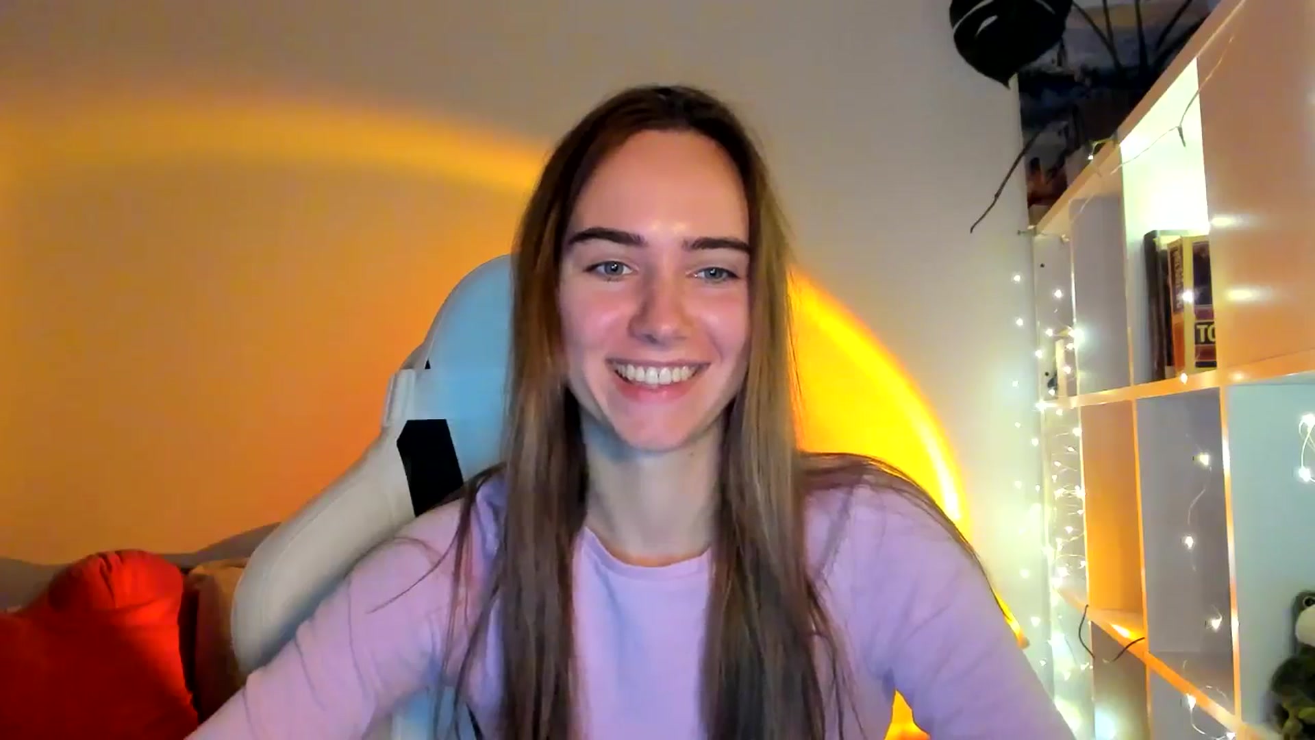Gallery image thumbnail from OhAlisa's myfreecams stream on, 10/17/2025, 17:10 image 3 of 20