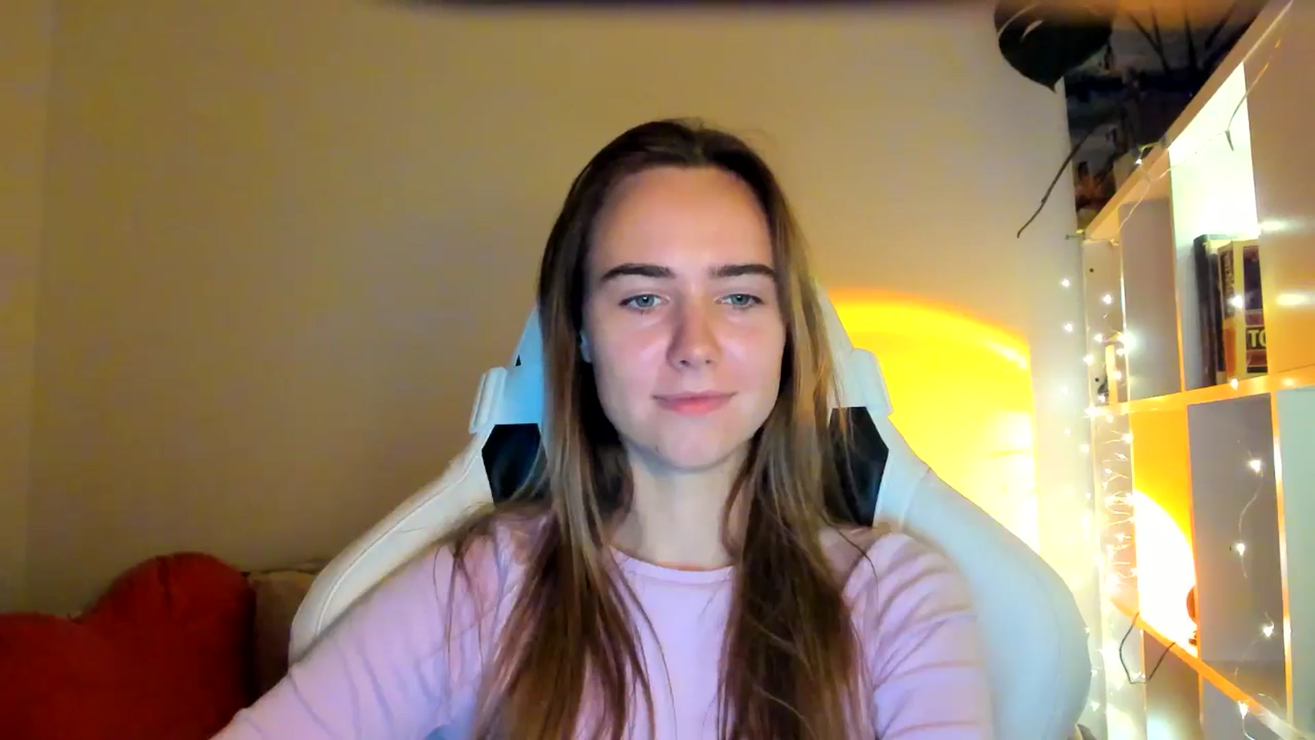 Gallery image thumbnail from OhAlisa's myfreecams stream on, 10/17/2025, 19:49 image 2 of 20