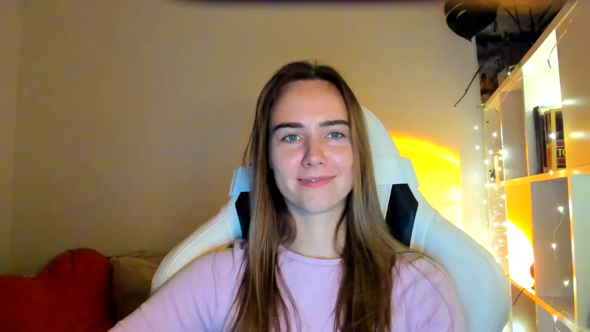 Gallery image thumbnail from OhAlisa's myfreecams stream on, 10/17/2025, 19:49 image 17 of 20