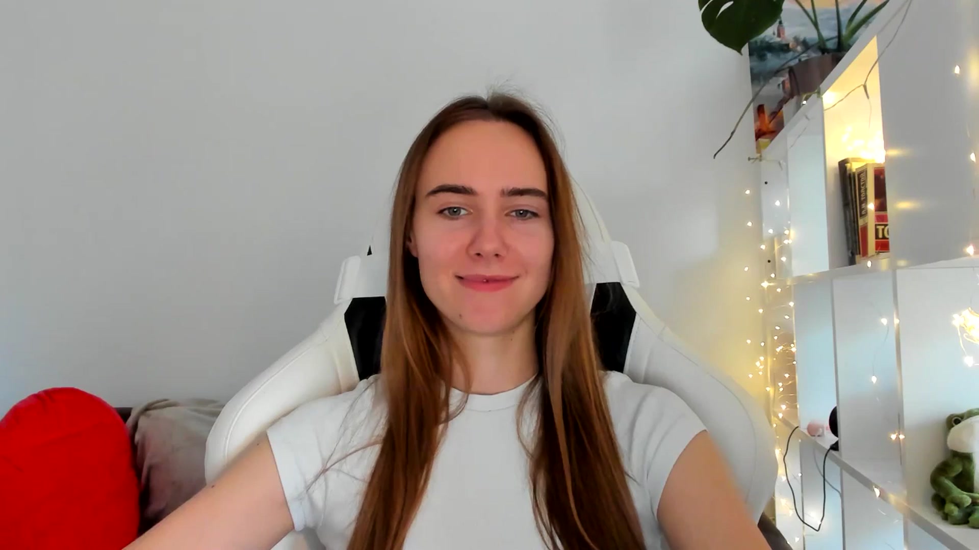 Gallery image thumbnail from OhAlisa's myfreecams stream on, 10/18/2025, 14:50 image 9 of 20