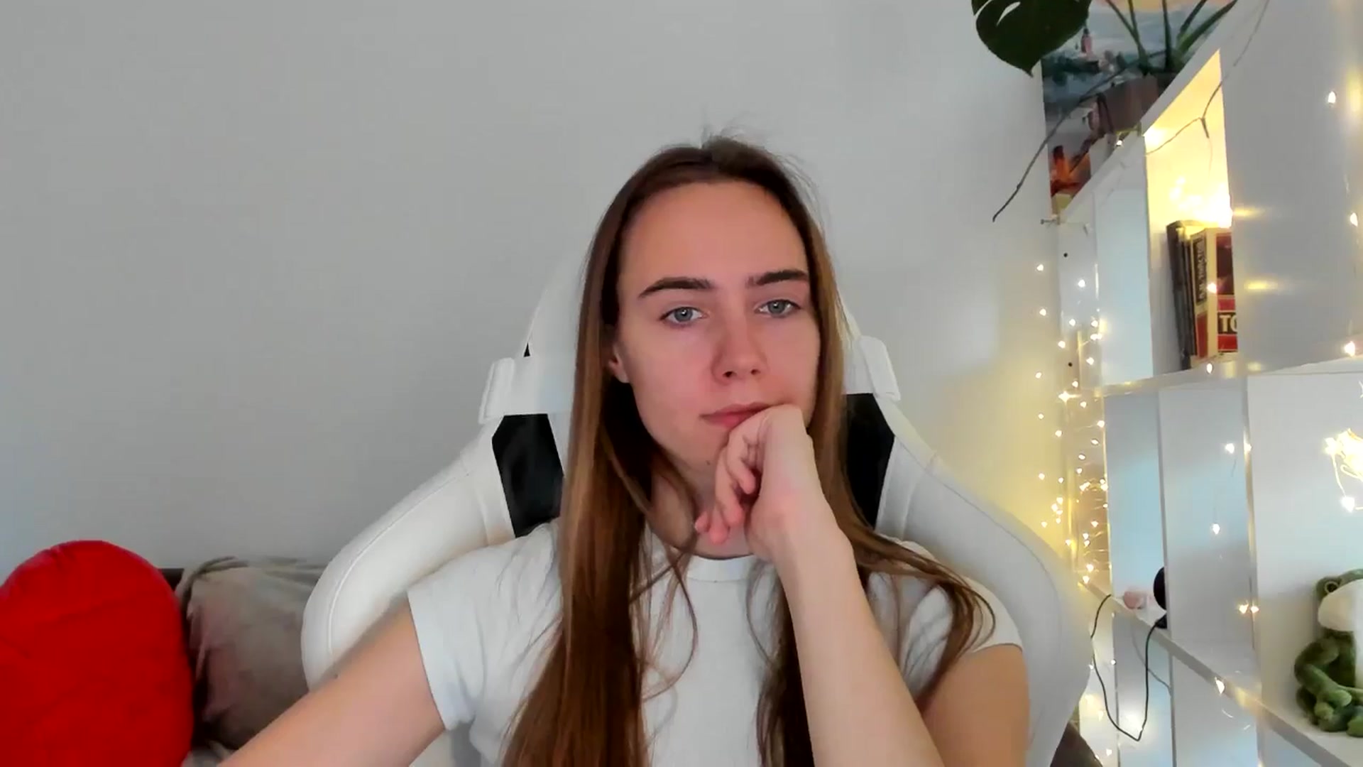 Gallery image thumbnail from OhAlisa's myfreecams stream on, 10/18/2025, 14:50 image 14 of 20