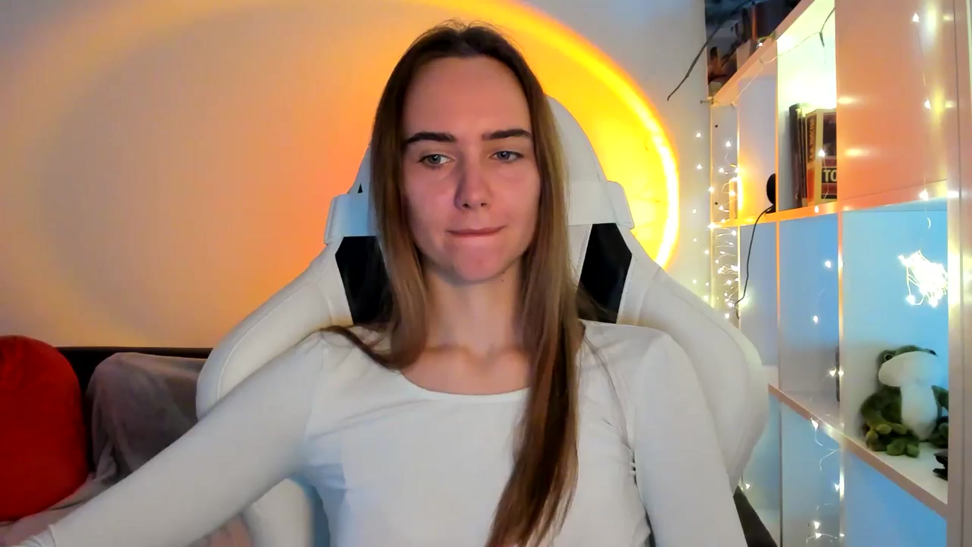 Gallery image thumbnail from OhAlisa's myfreecams stream on, 10/20/2025, 15:32 image 10 of 20