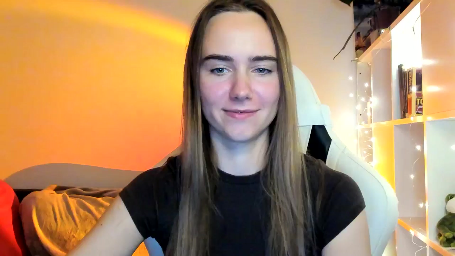 Gallery image thumbnail from OhAlisa's myfreecams stream on, 10/21/2025, 16:16 image 19 of 20