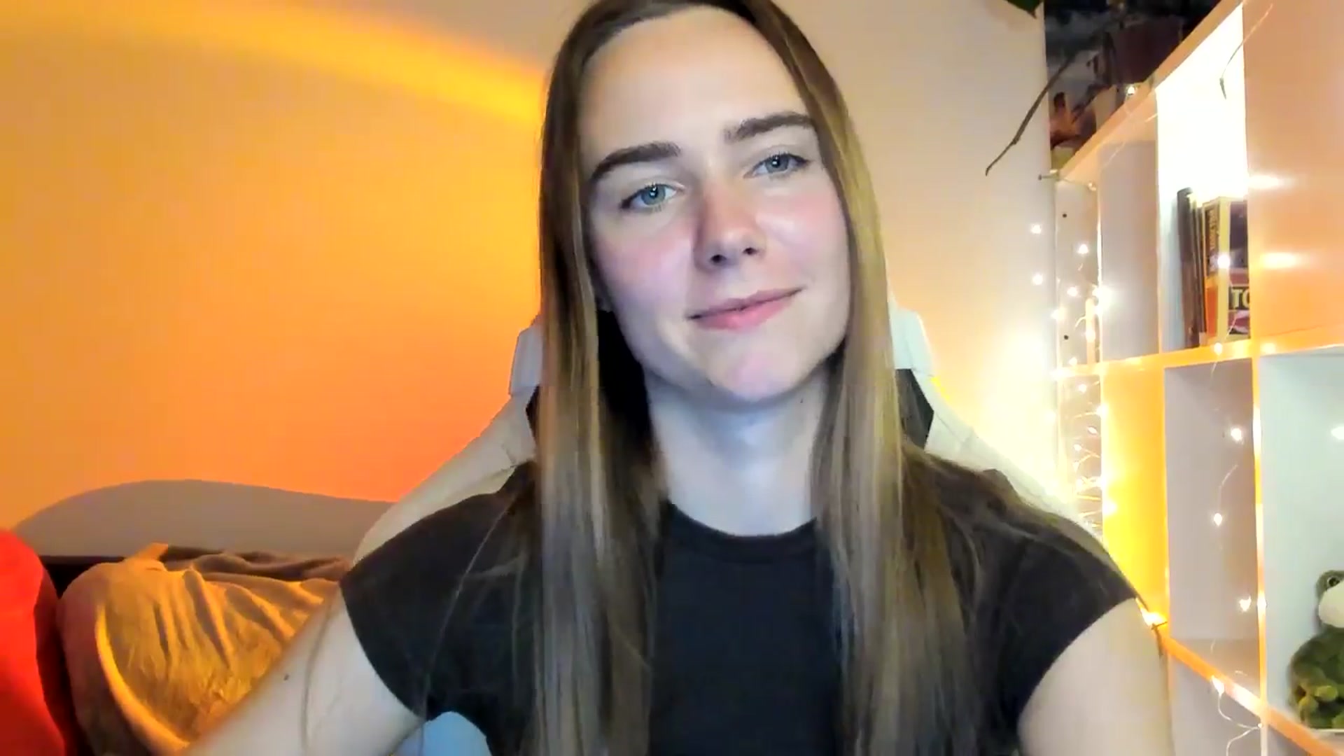 Gallery image thumbnail from OhAlisa's myfreecams stream on, 10/21/2025, 16:16 image 17 of 20