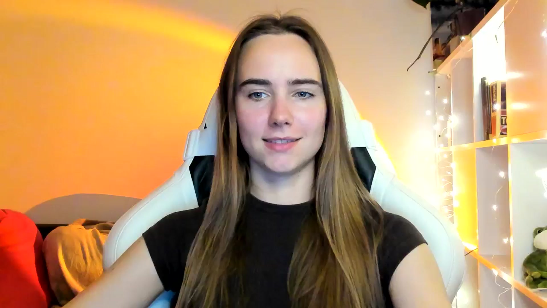 Gallery image thumbnail from OhAlisa's myfreecams stream on, 10/21/2025, 16:16 image 10 of 20