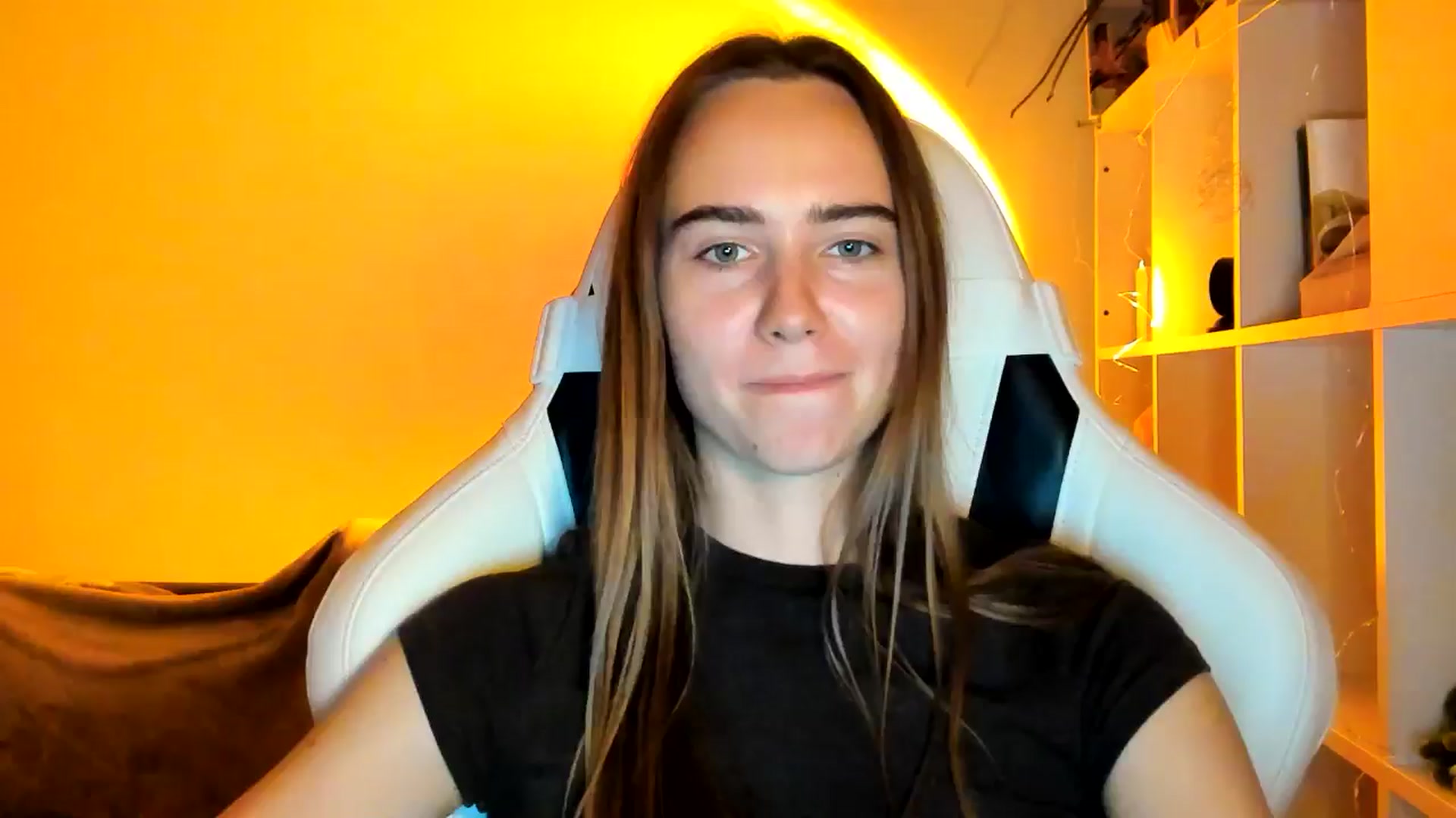 Gallery image thumbnail from OhAlisa's myfreecams stream on, 10/27/2025, 20:50 image 15 of 20