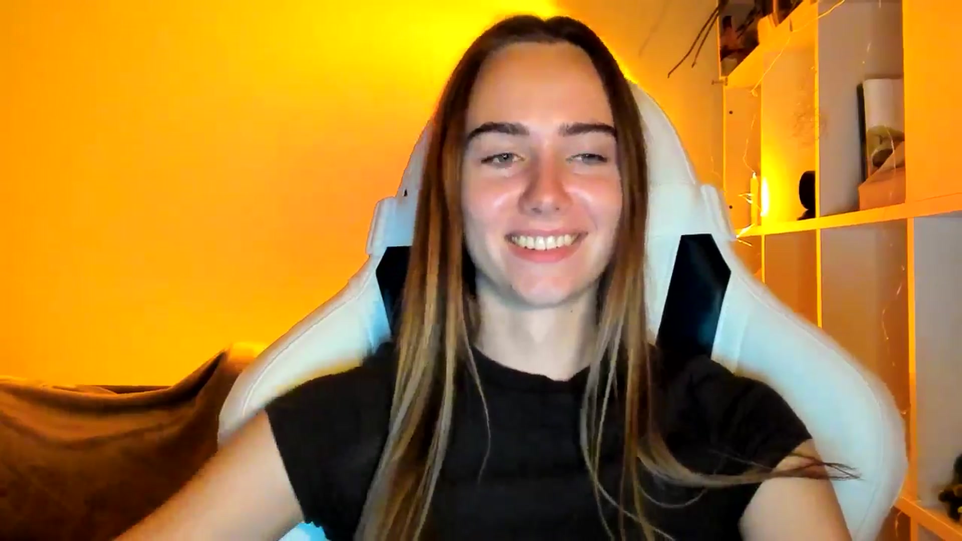 Gallery image thumbnail from OhAlisa's myfreecams stream on, 10/27/2025, 20:50 image 20 of 20