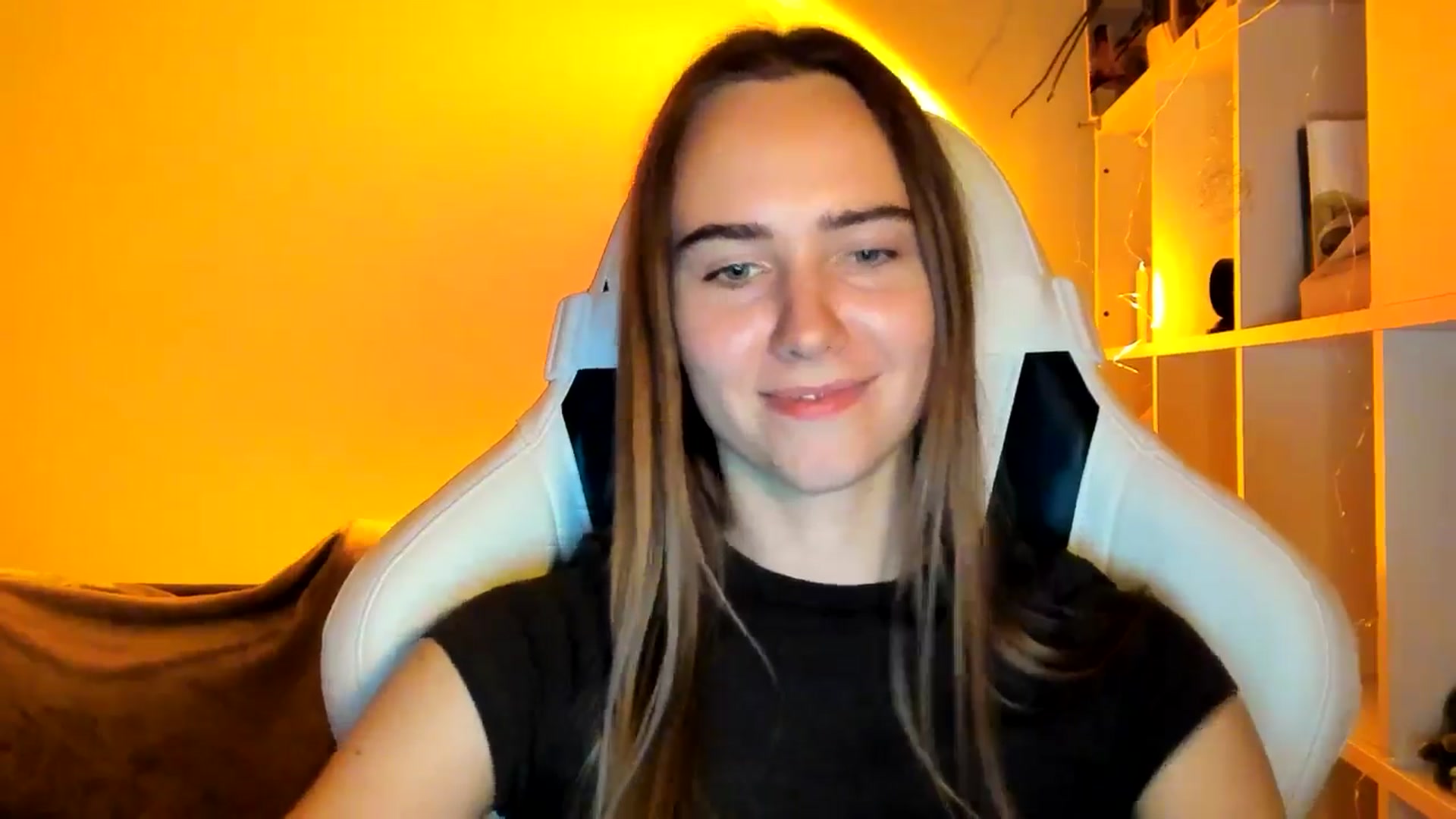 Gallery image thumbnail from OhAlisa's myfreecams stream on, 10/27/2025, 20:50 image 18 of 20
