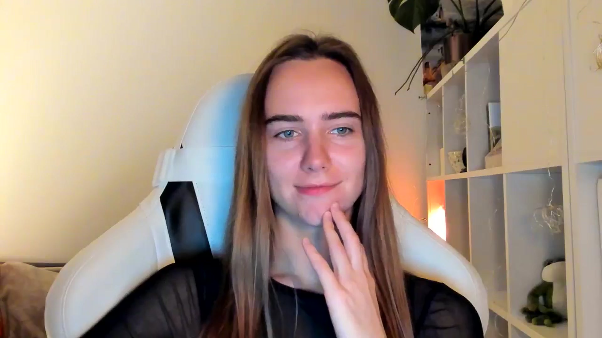 Gallery image thumbnail from OhAlisa's myfreecams stream on, 10/28/2025, 19:48 image 5 of 20