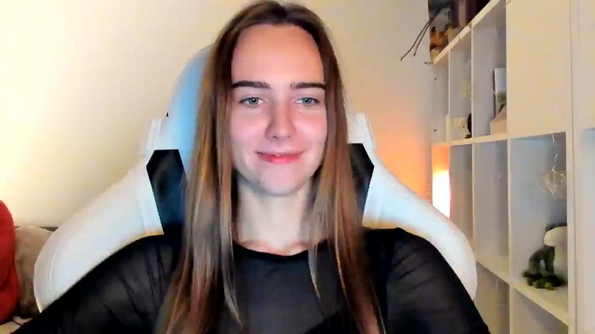 Gallery image thumbnail from OhAlisa's myfreecams stream on, 10/28/2025, 21:01 image 15 of 20