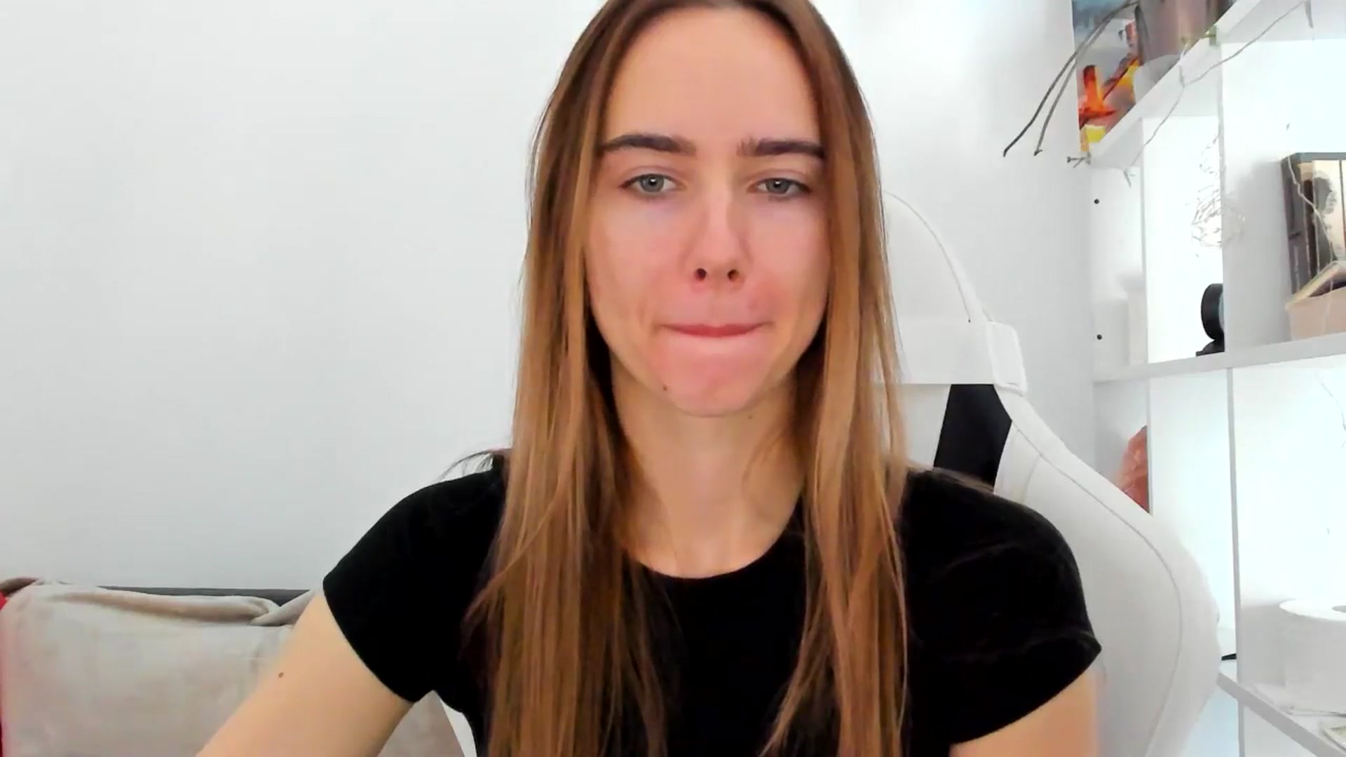 Gallery image thumbnail from OhAlisa's myfreecams stream on, 11/04/2025, 11:55 image 6 of 20