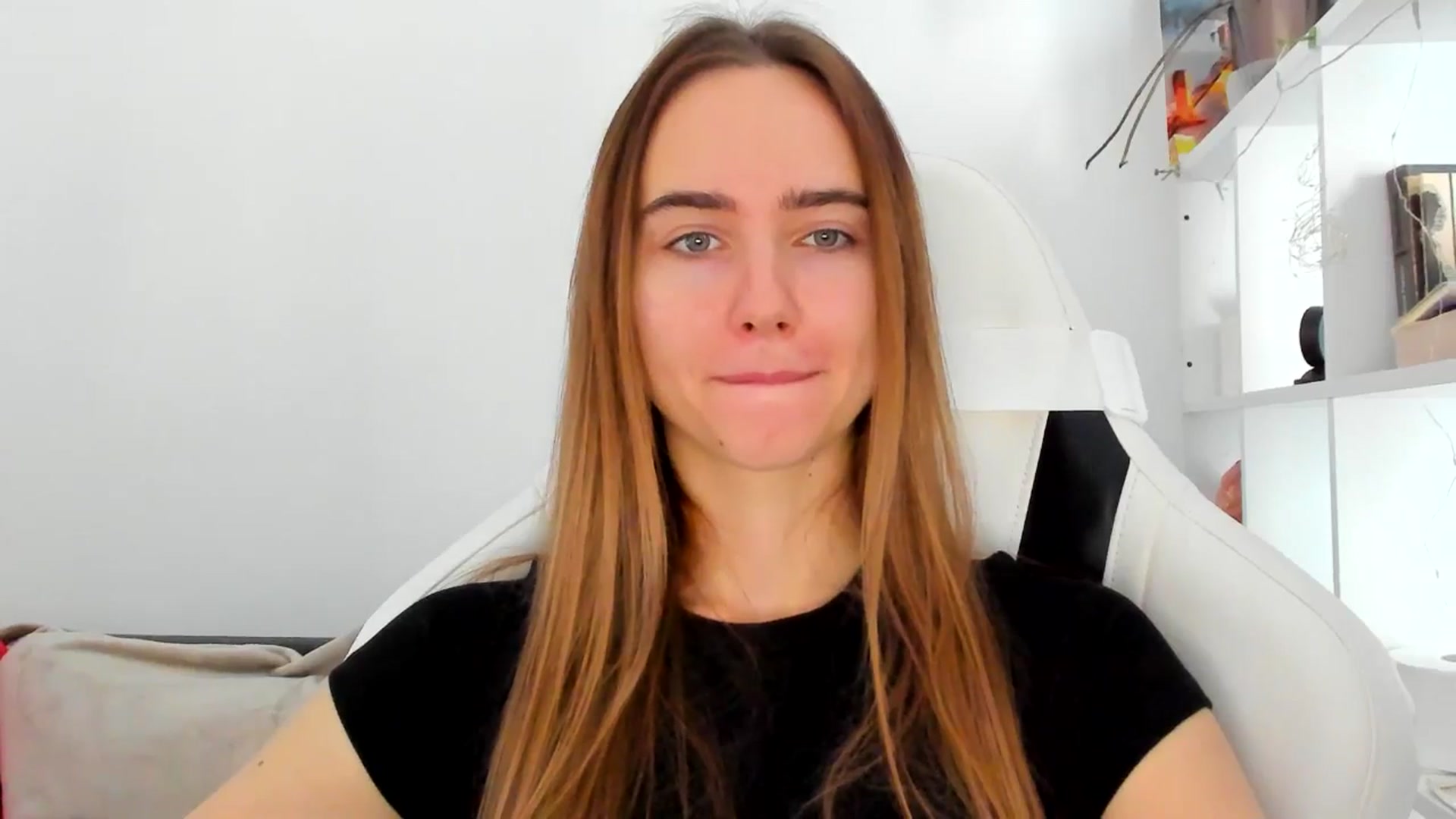 Gallery image thumbnail from OhAlisa's myfreecams stream on, 11/04/2025, 11:55 image 12 of 20