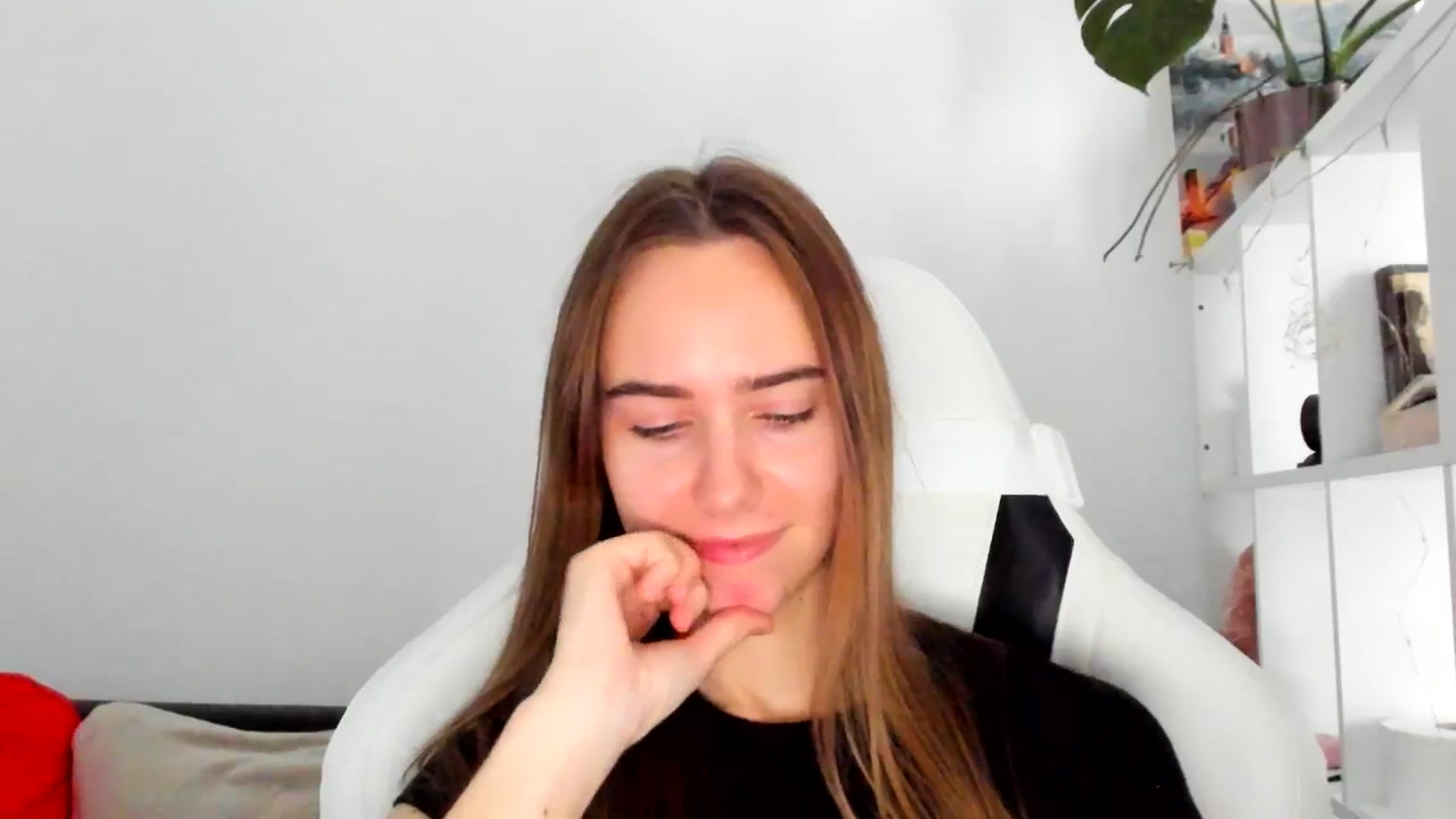 Gallery image thumbnail from OhAlisa's myfreecams stream on, 11/04/2025, 14:55 image 20 of 20