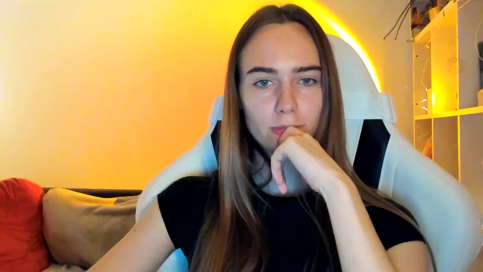 Gallery image thumbnail from OhAlisa's myfreecams stream on, 11/04/2025, 16:59 image 13 of 20