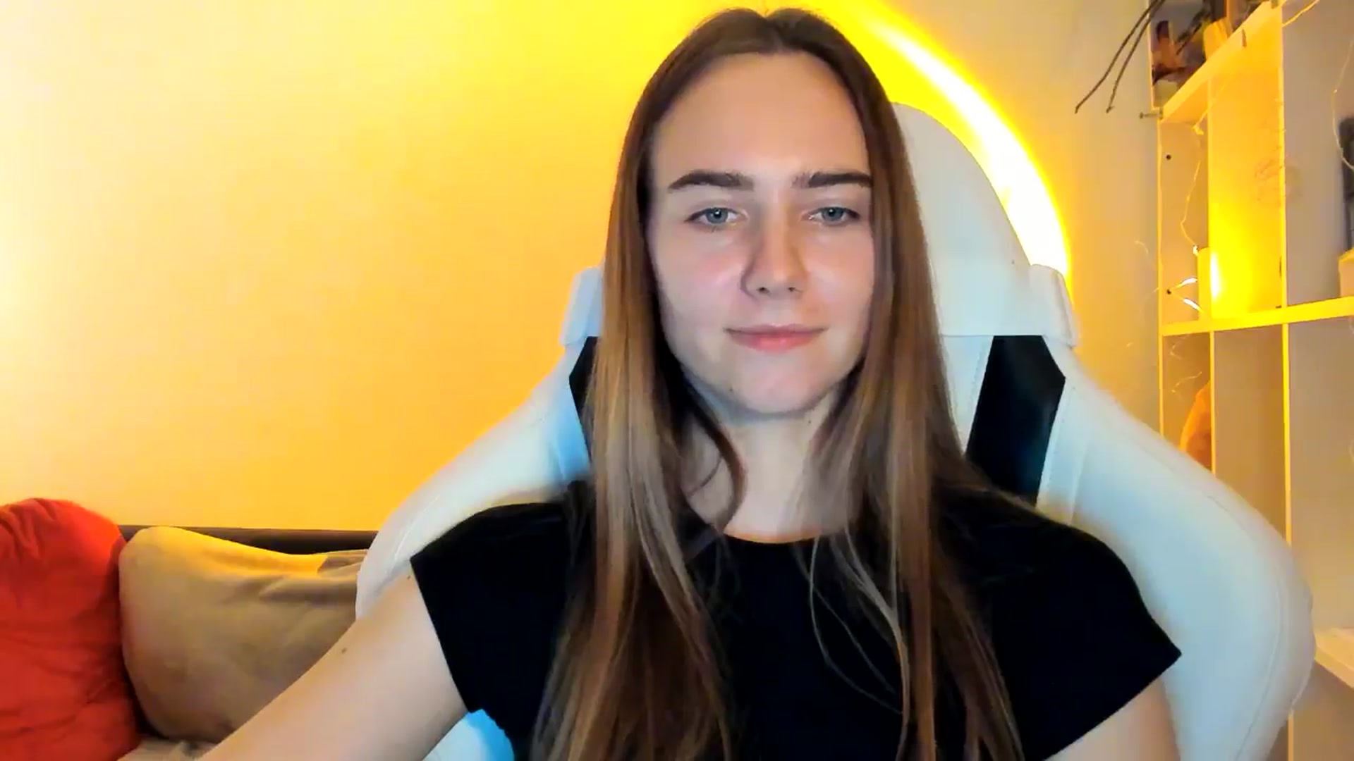 Gallery image thumbnail from OhAlisa's myfreecams stream on, 11/04/2025, 16:59 image 14 of 20
