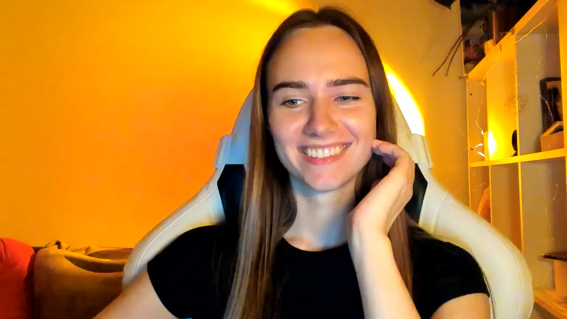 Gallery image thumbnail from OhAlisa's myfreecams stream on, 11/04/2025, 20:12 image 17 of 20