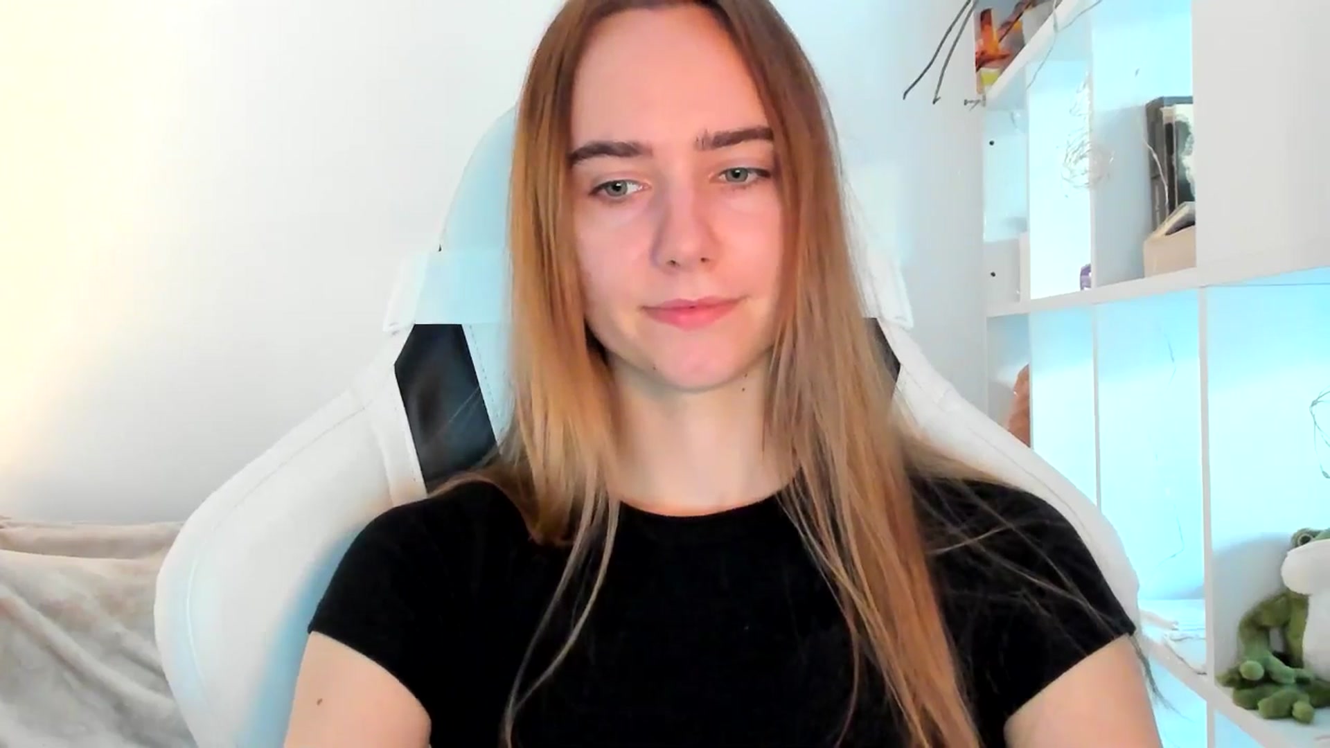 Gallery image thumbnail from OhAlisa's myfreecams stream on, 11/07/2025, 14:41 image 4 of 20
