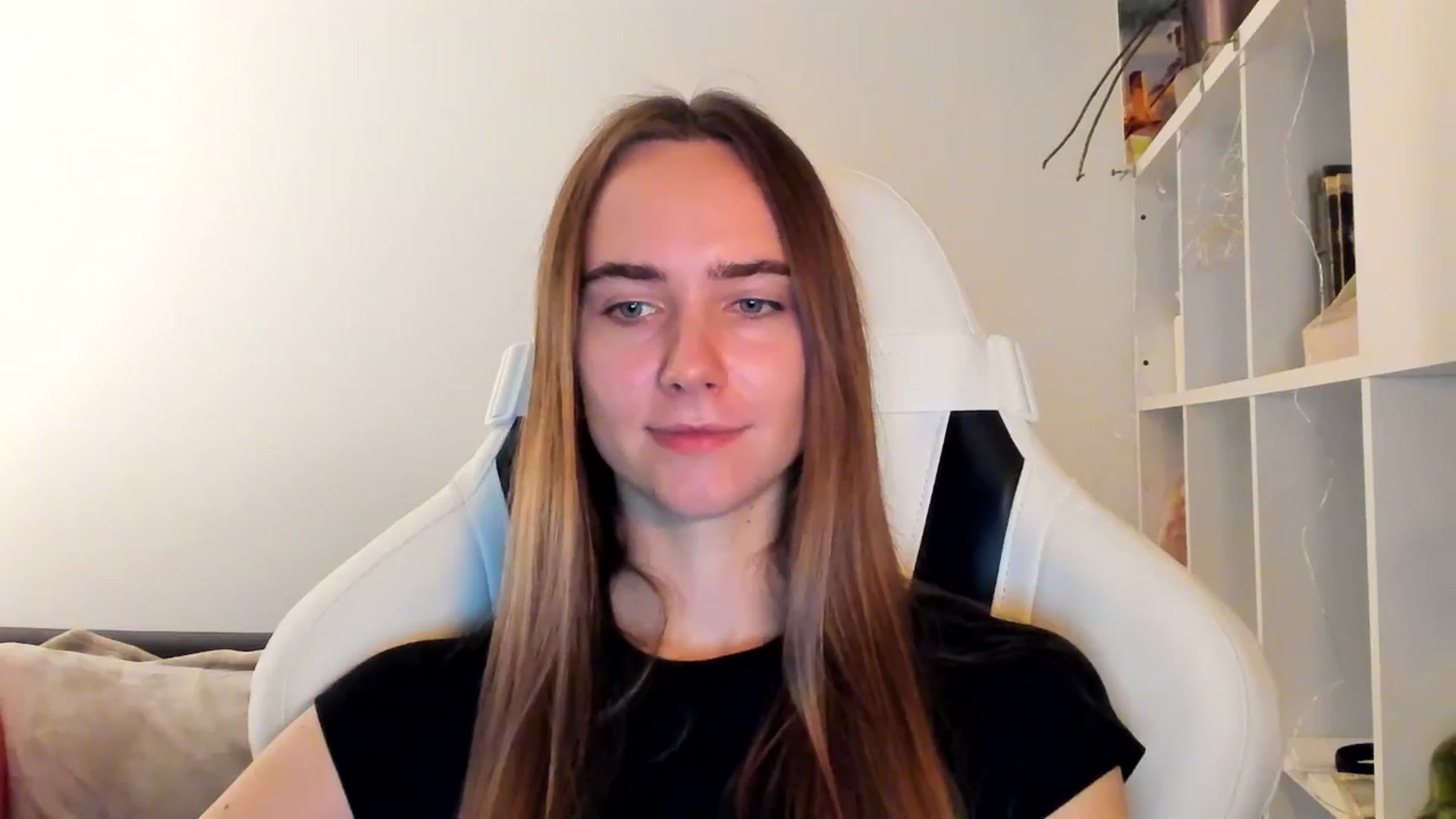 Gallery image thumbnail from OhAlisa's myfreecams stream on, 11/11/2025, 16:11 image 8 of 20