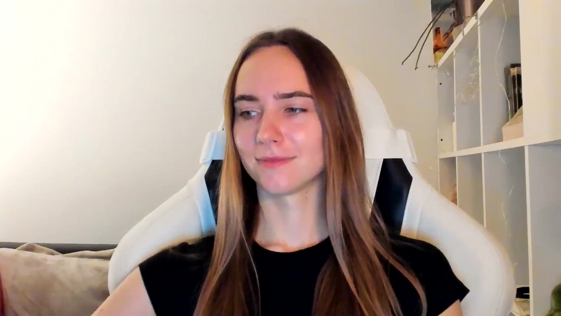 Gallery image thumbnail from OhAlisa's myfreecams stream on, 11/11/2025, 16:11 image 9 of 20
