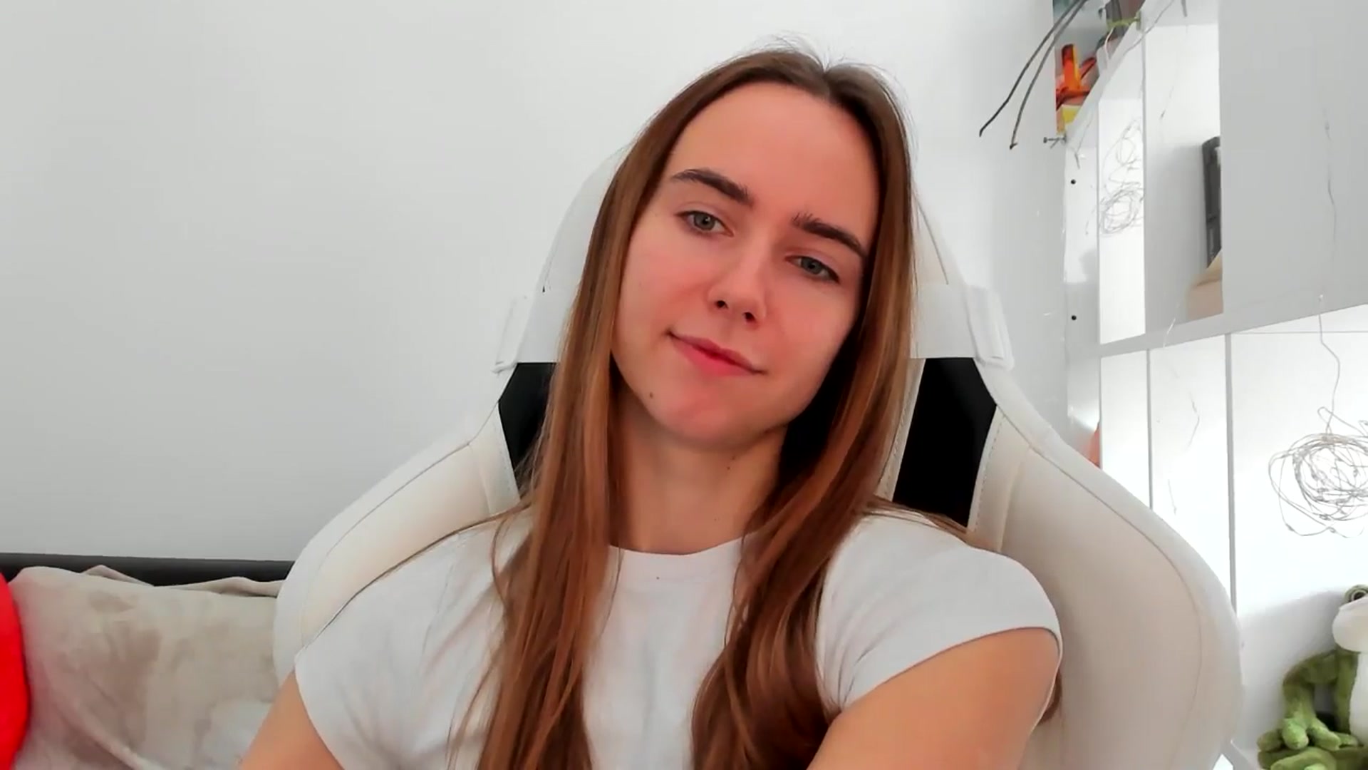 Gallery image thumbnail from OhAlisa's myfreecams stream on, 11/12/2025, 10:35 image 14 of 20