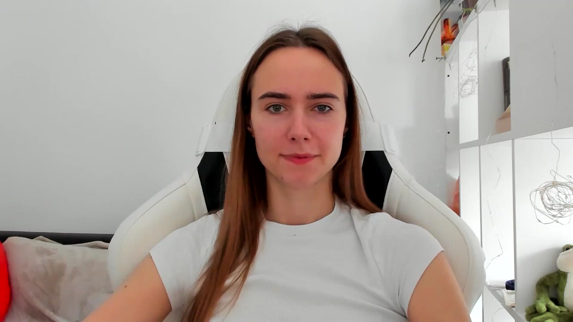 Gallery image thumbnail from OhAlisa's myfreecams stream on, 11/12/2025, 10:35 image 7 of 20