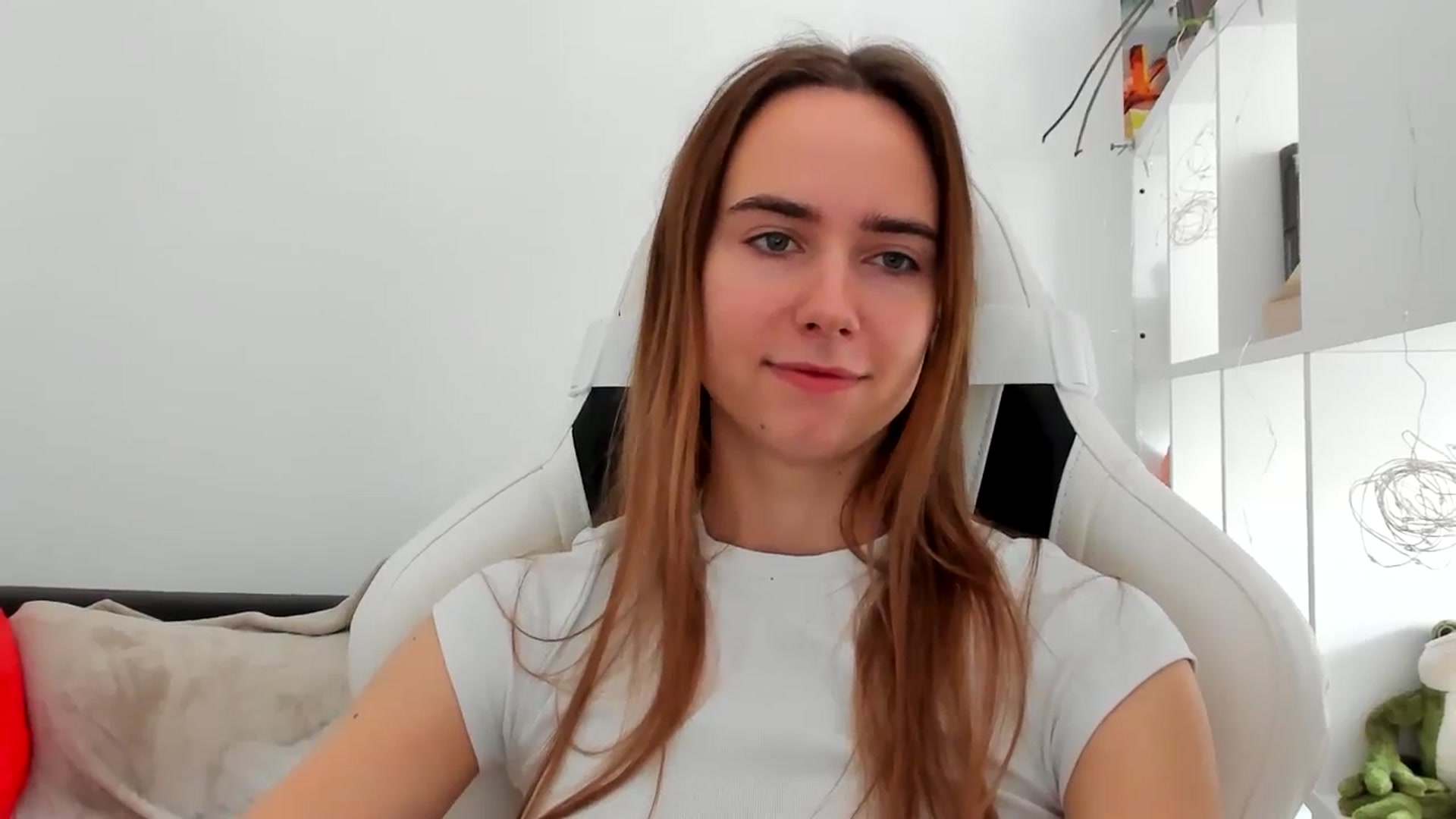 Gallery image thumbnail from OhAlisa's myfreecams stream on, 11/12/2025, 10:35 image 13 of 20