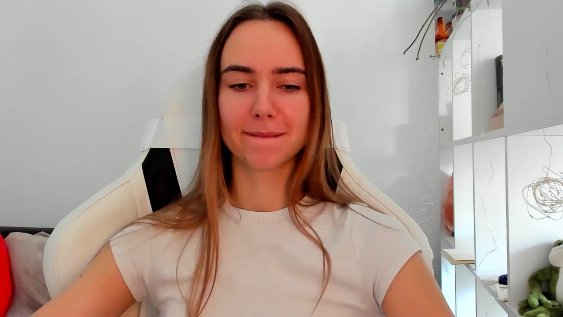 Gallery image thumbnail from OhAlisa's myfreecams stream on, 11/12/2025, 10:35 image 19 of 20