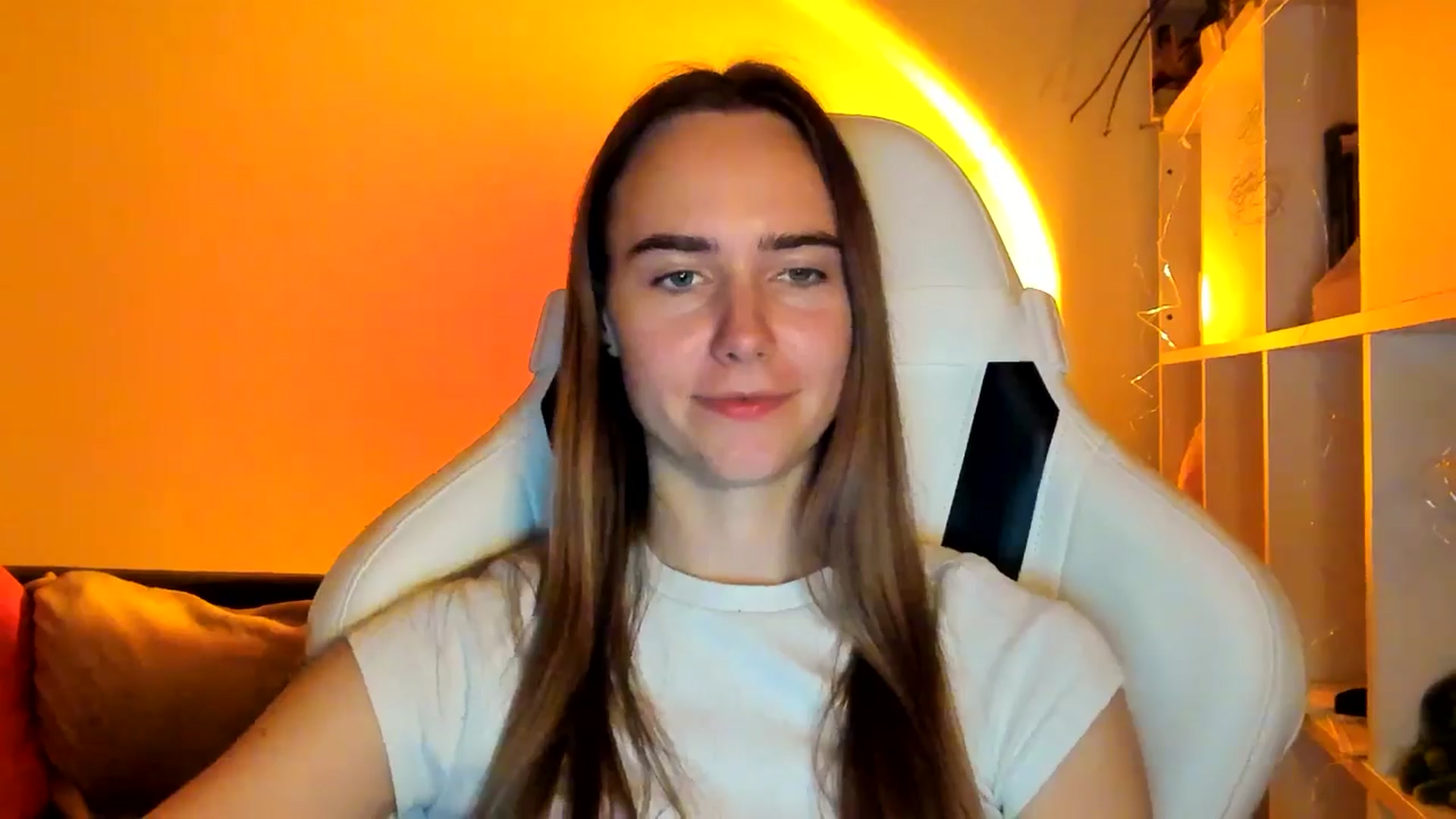 Gallery image thumbnail from OhAlisa's myfreecams stream on, 11/12/2025, 18:22 image 6 of 20