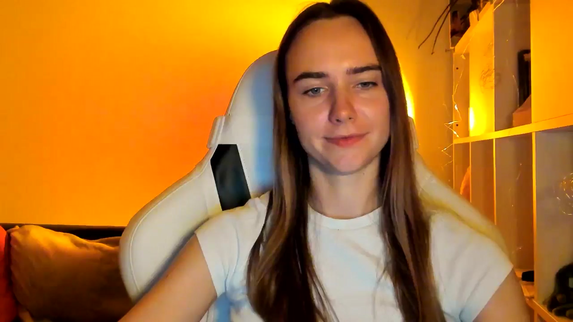 Gallery image thumbnail from OhAlisa's myfreecams stream on, 11/12/2025, 18:22 image 17 of 20