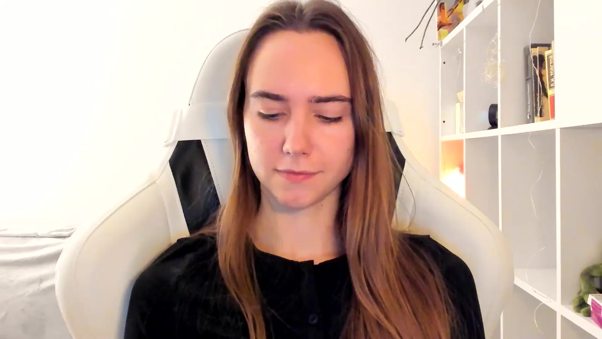 Gallery image thumbnail from OhAlisa's myfreecams stream on, 11/15/2025, 16:14 image 9 of 20