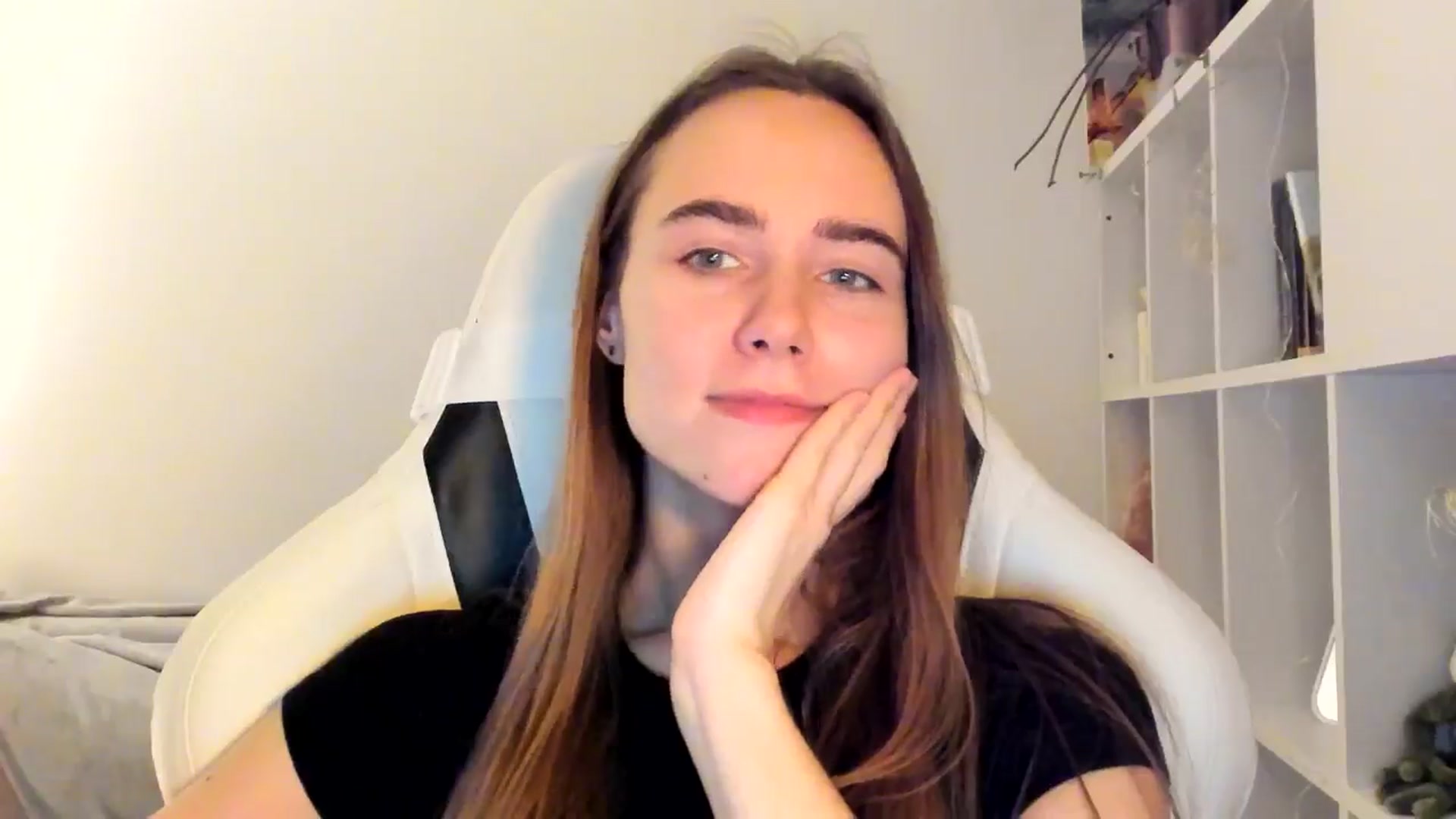 Gallery image thumbnail from OhAlisa's myfreecams stream on, 11/16/2025, 16:40 image 17 of 20