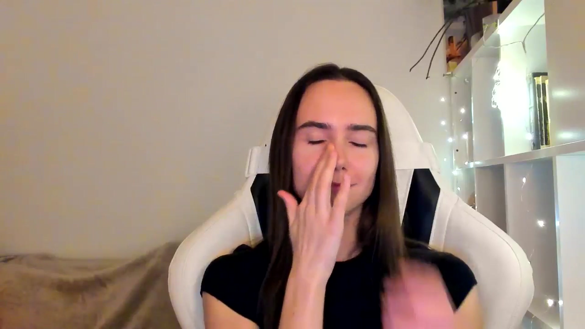 Gallery image thumbnail from OhAlisa's myfreecams stream on, 12/02/2025, 19:51 image 20 of 20
