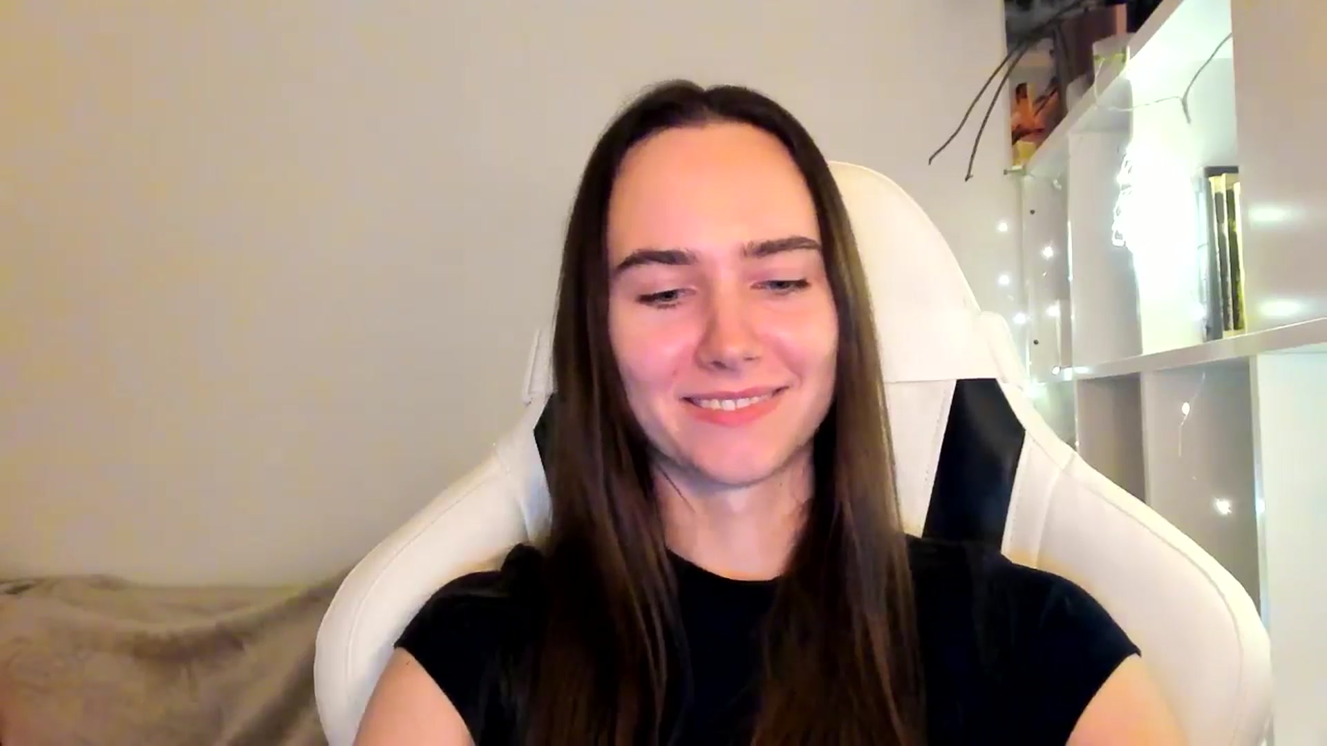 Gallery image thumbnail from OhAlisa's myfreecams stream on, 12/02/2025, 19:51 image 15 of 20
