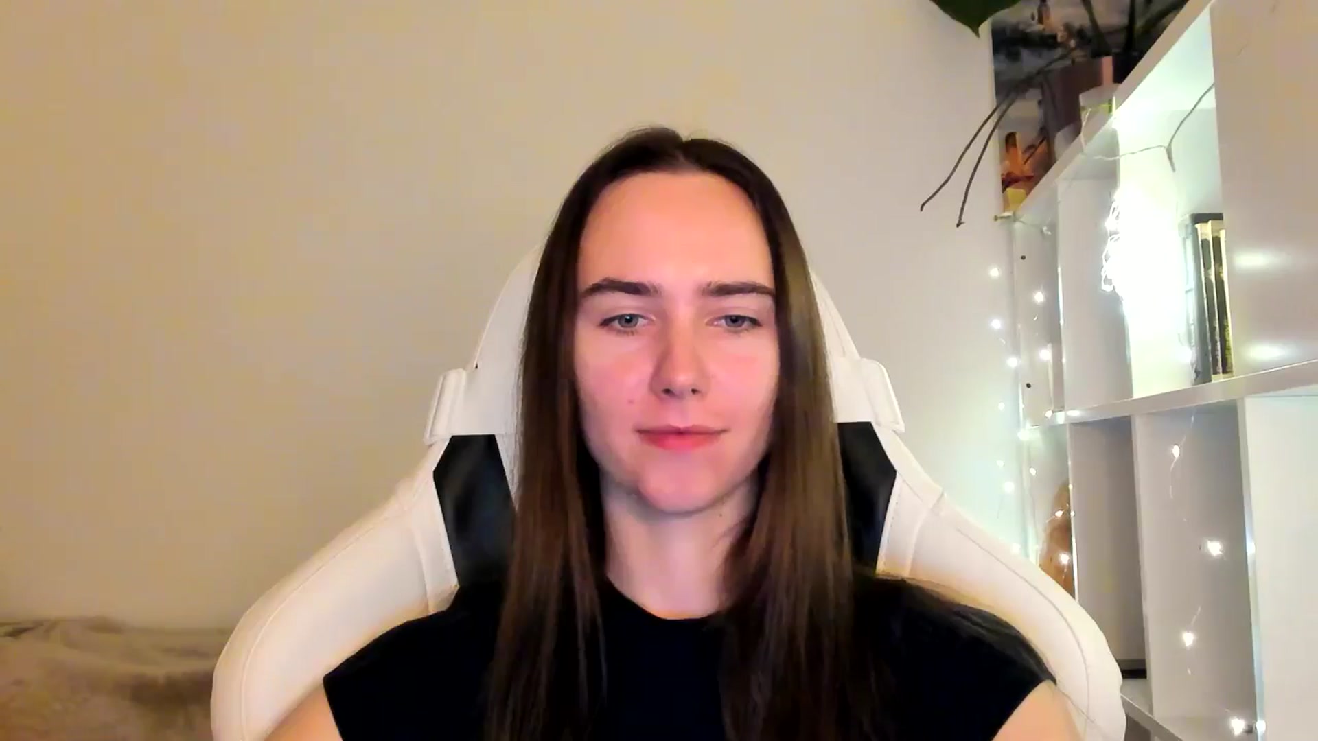 Gallery image thumbnail from OhAlisa's myfreecams stream on, 12/02/2025, 19:51 image 2 of 20
