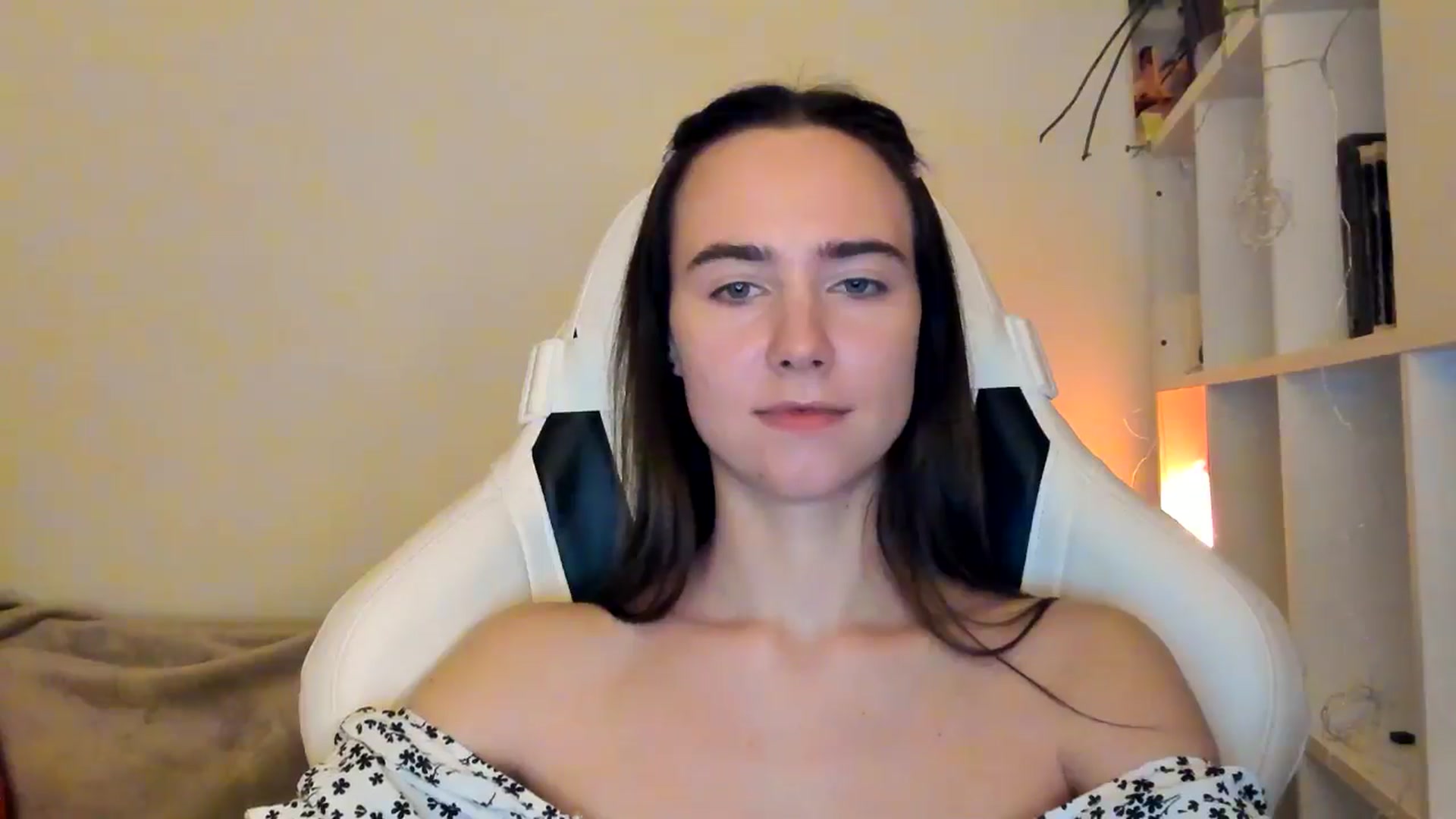 Gallery image thumbnail from OhAlisa's myfreecams stream on, 12/04/2025, 16:07 image 13 of 20