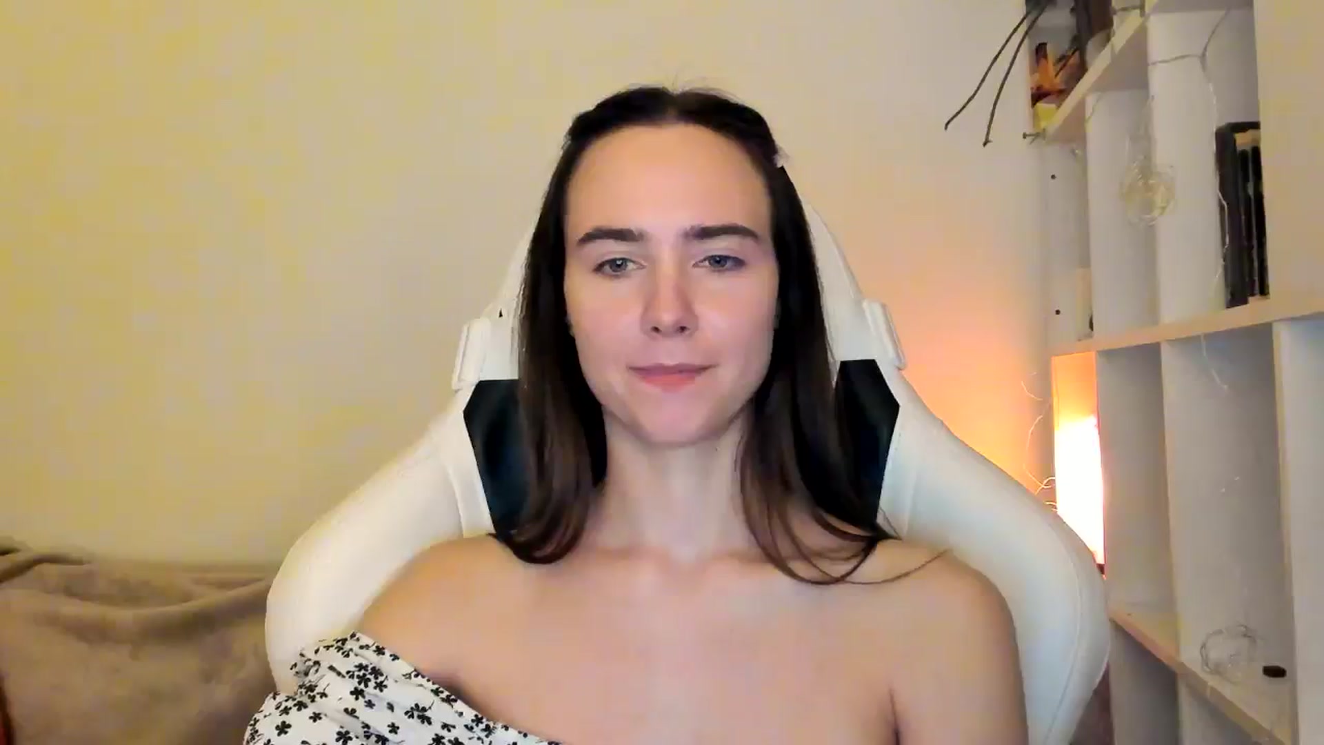 Gallery image thumbnail from OhAlisa's myfreecams stream on, 12/04/2025, 16:07 image 10 of 20