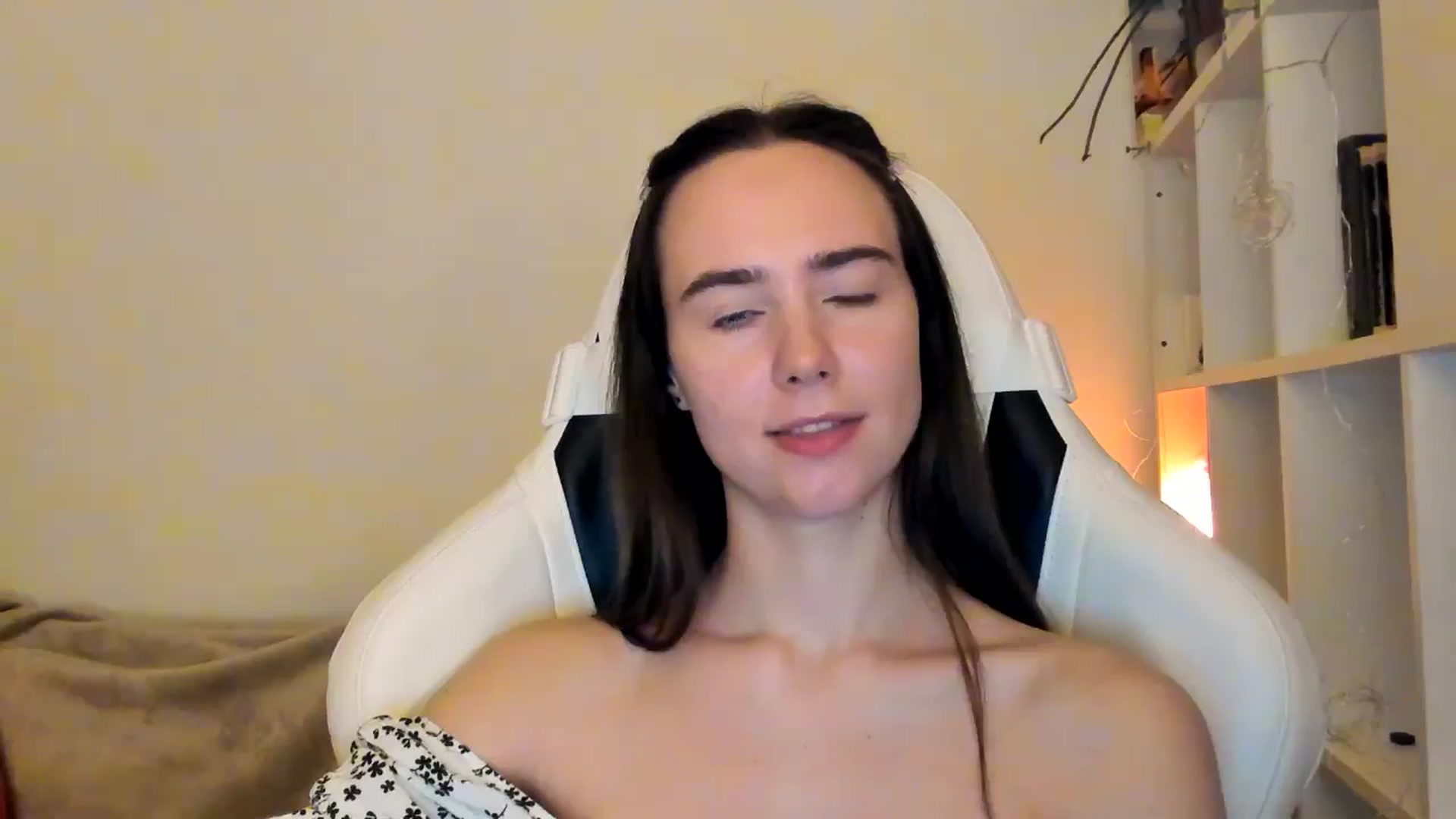 Gallery image thumbnail from OhAlisa's myfreecams stream on, 12/04/2025, 16:07 image 15 of 20