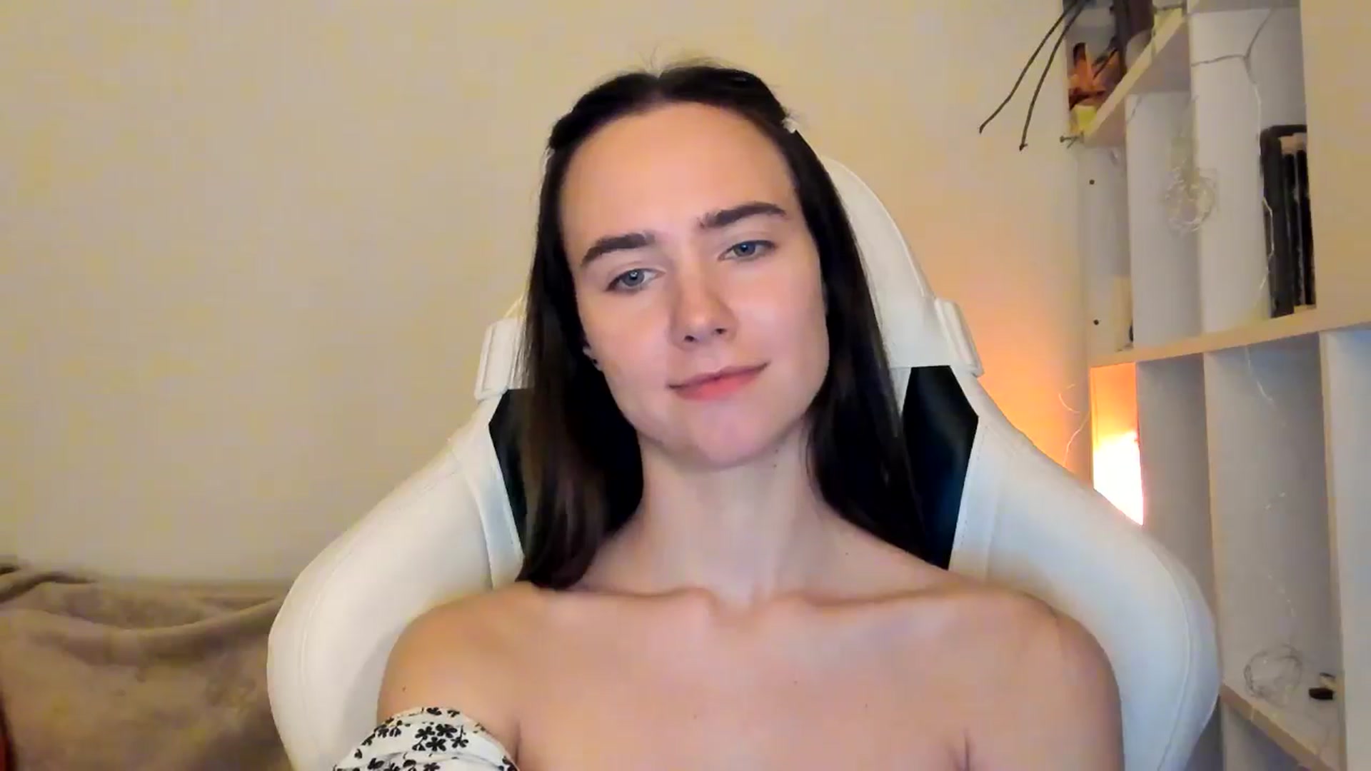 Gallery image thumbnail from OhAlisa's myfreecams stream on, 12/04/2025, 16:07 image 8 of 20